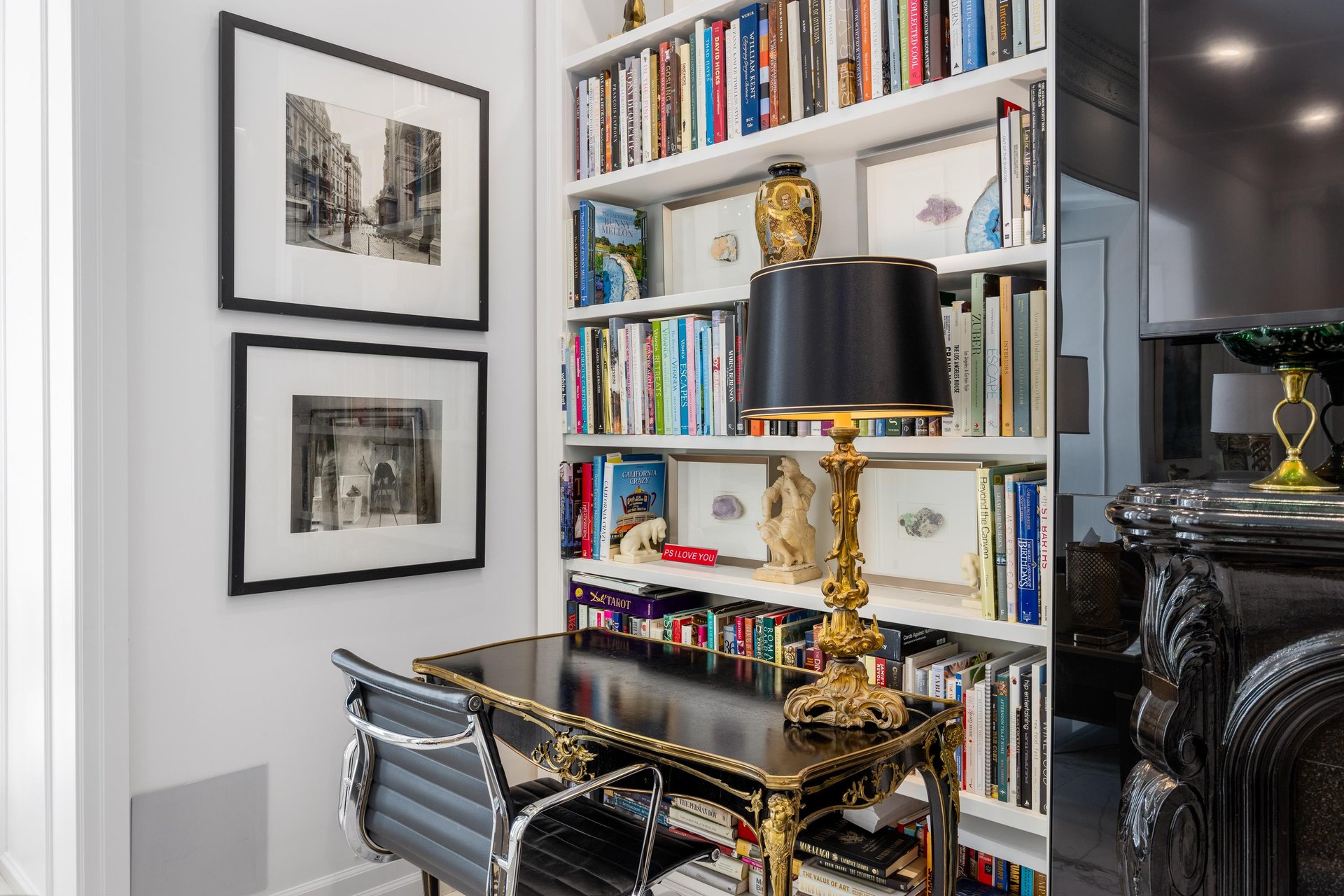 Side desk if you need to do some work