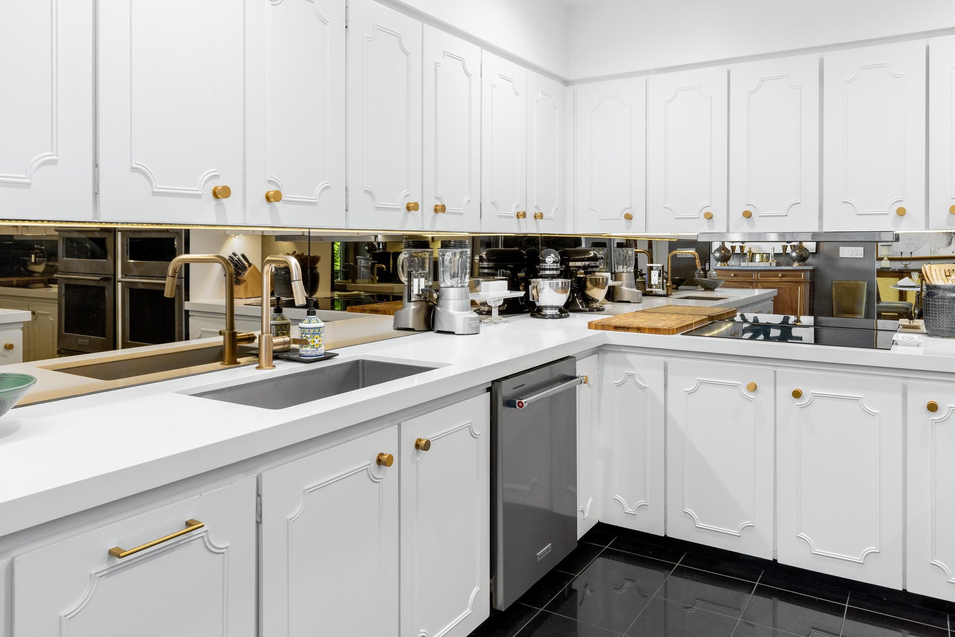 Incredible white and black designs