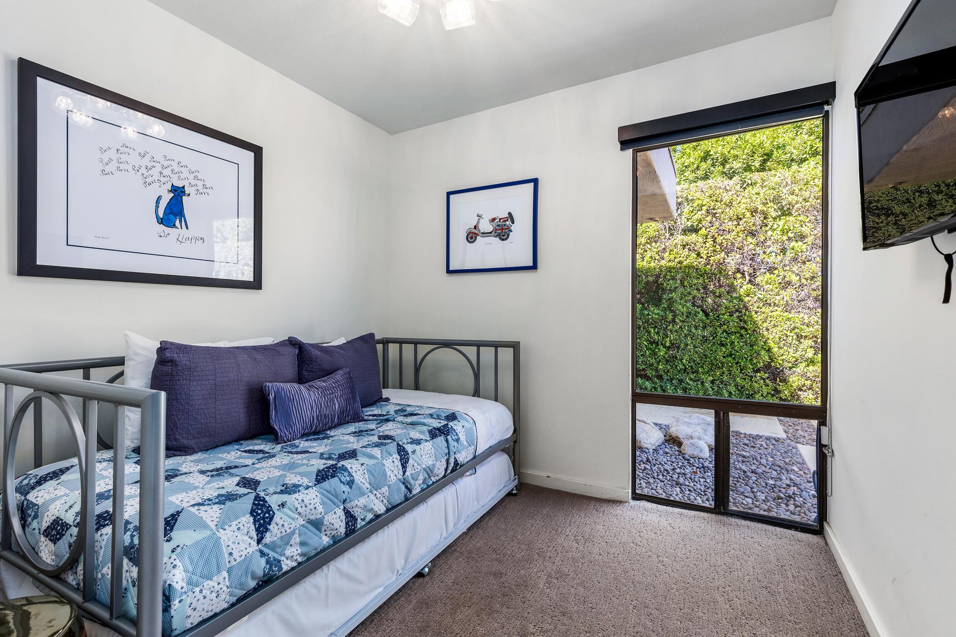 Bonus Room with Trundle Bed