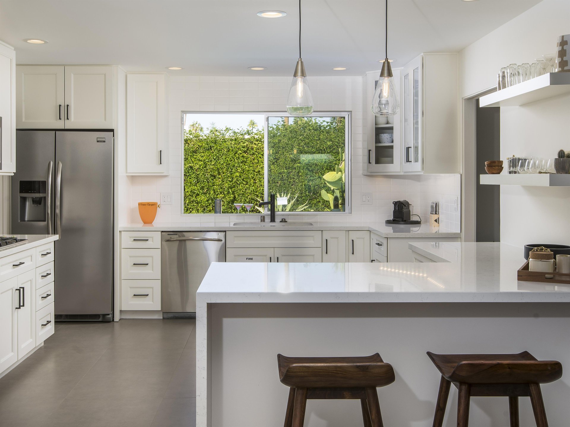 Well equipped kitchen