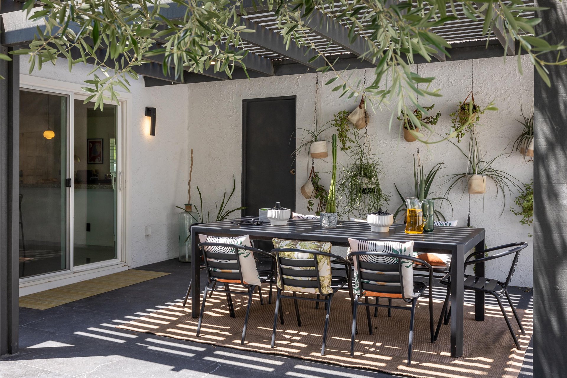 Take your meals outdoors