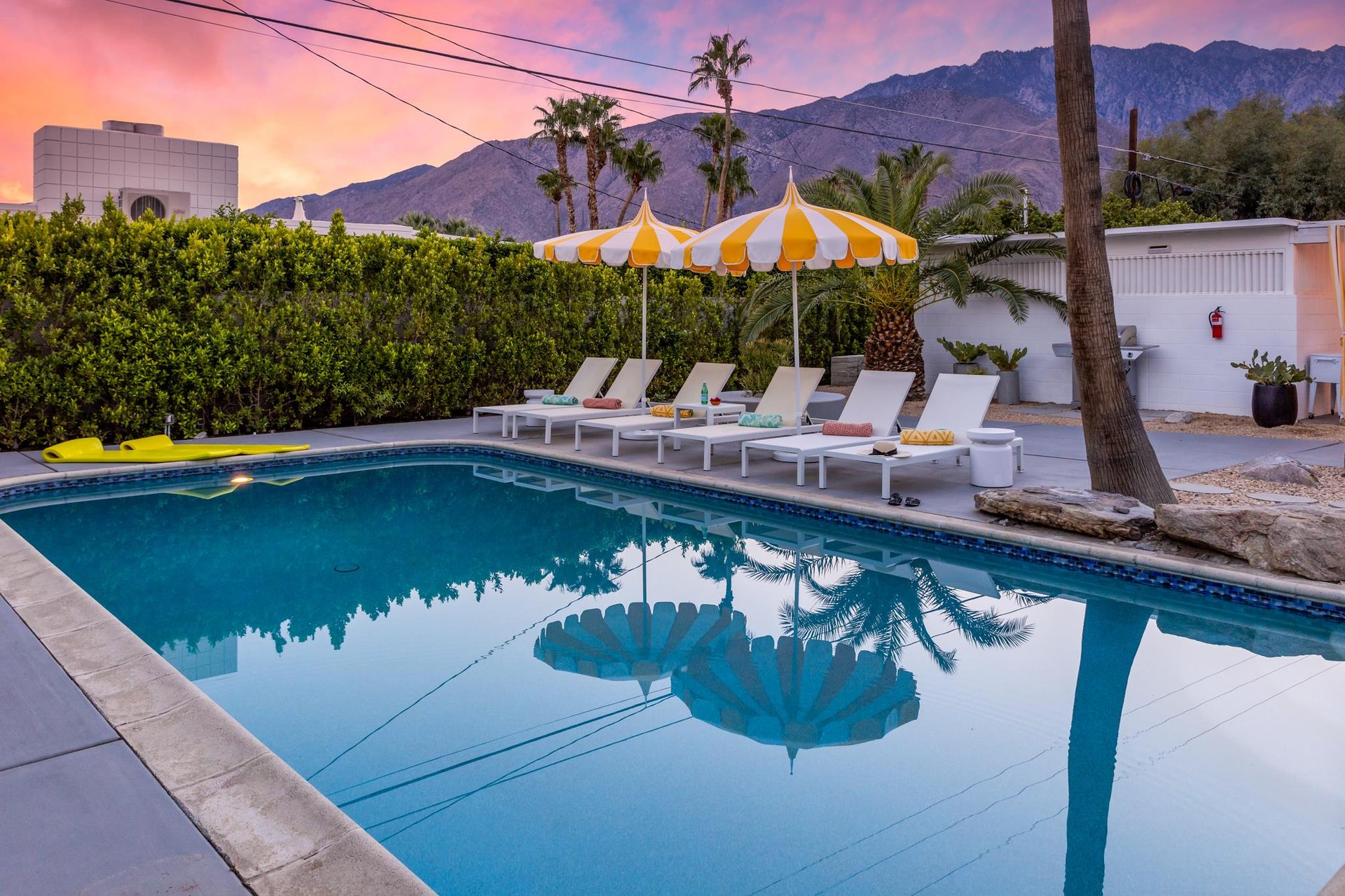 Amazing sunsets and gorgeous mountain views