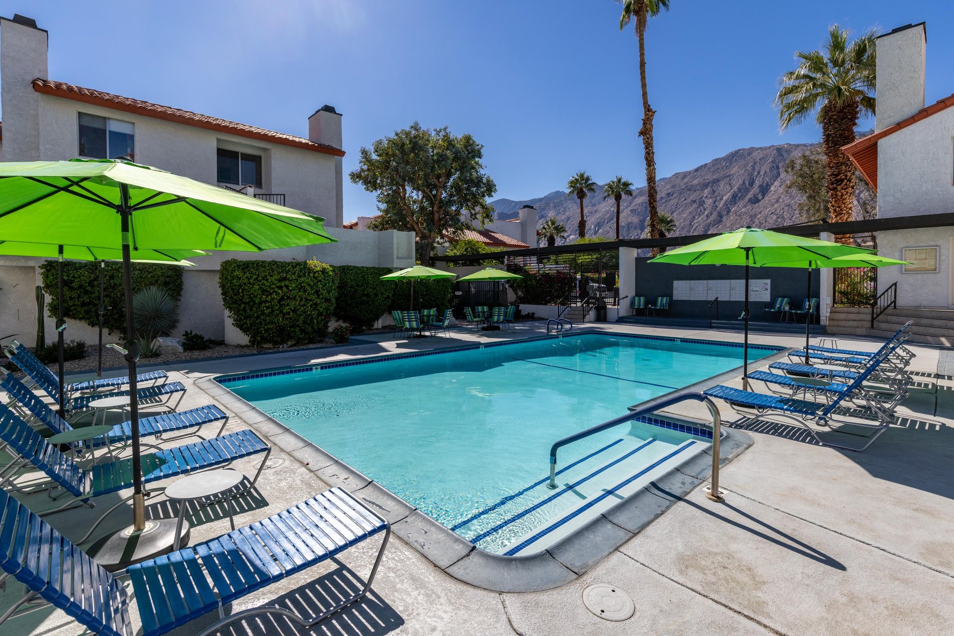 Enjoy the day at the Pool