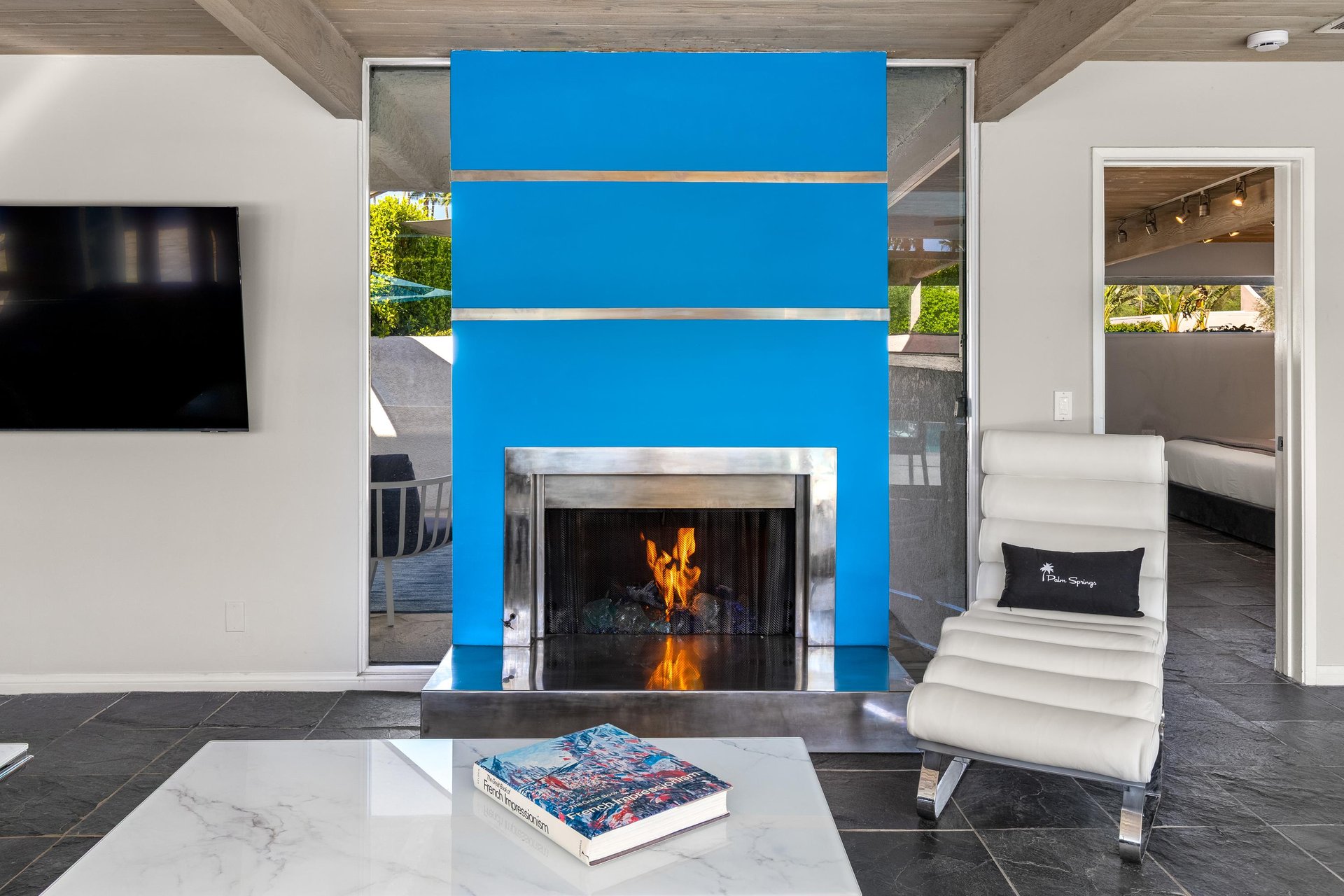 Gorgeous comfy fireplace