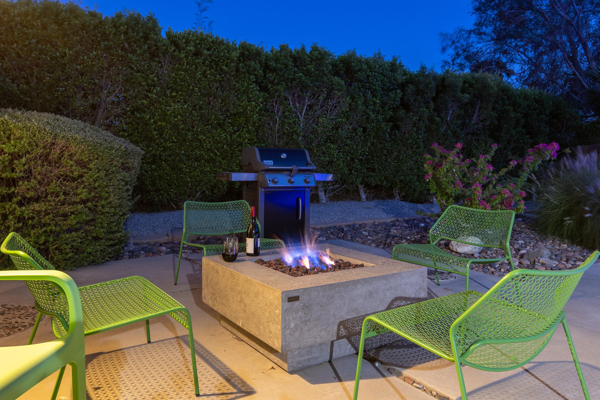 Relaxed firepit area