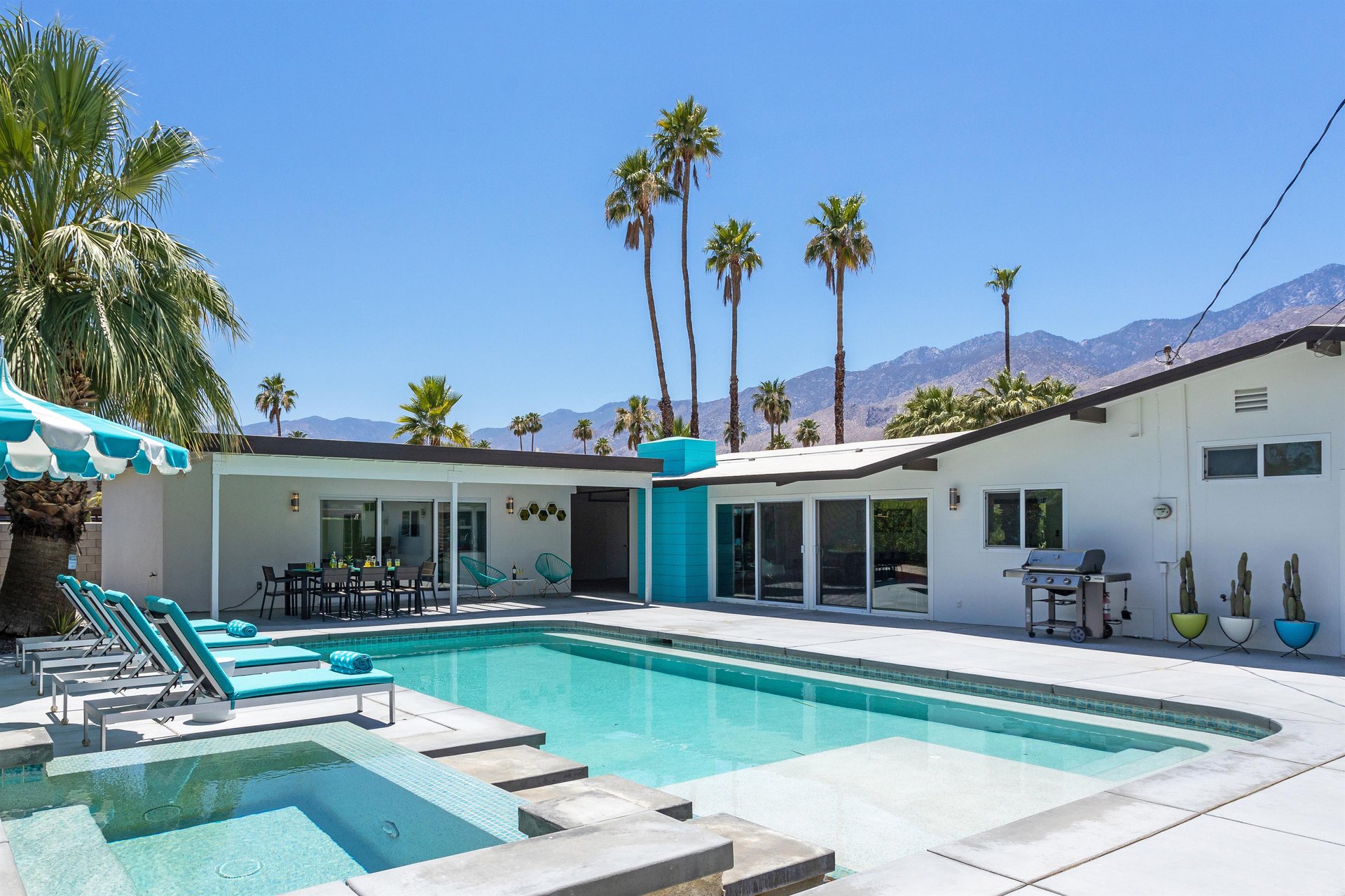 The large pool with integrated spa is fabulous