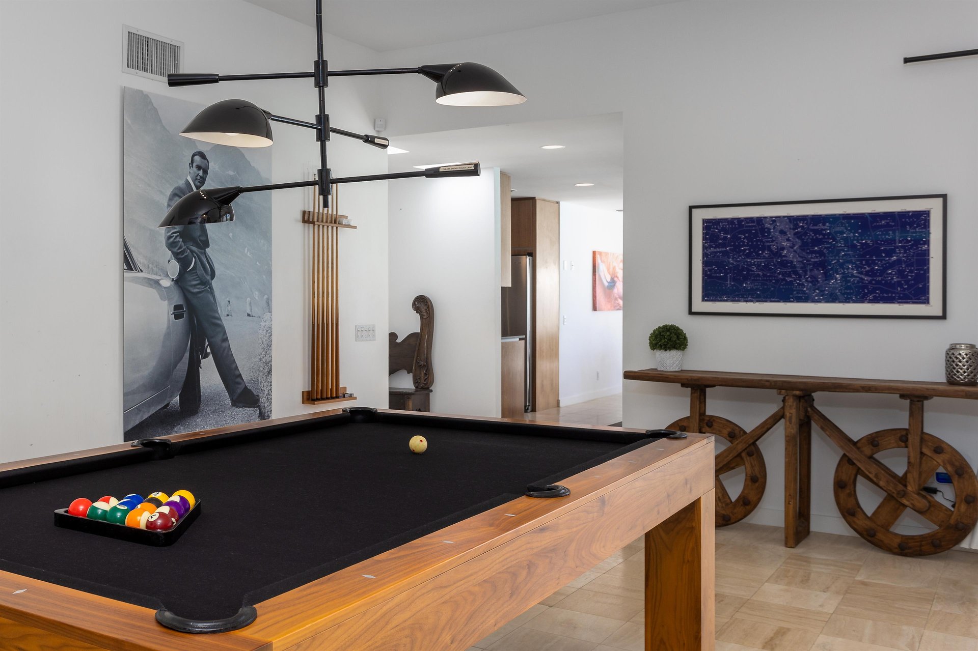 Show your skills at the pooltable