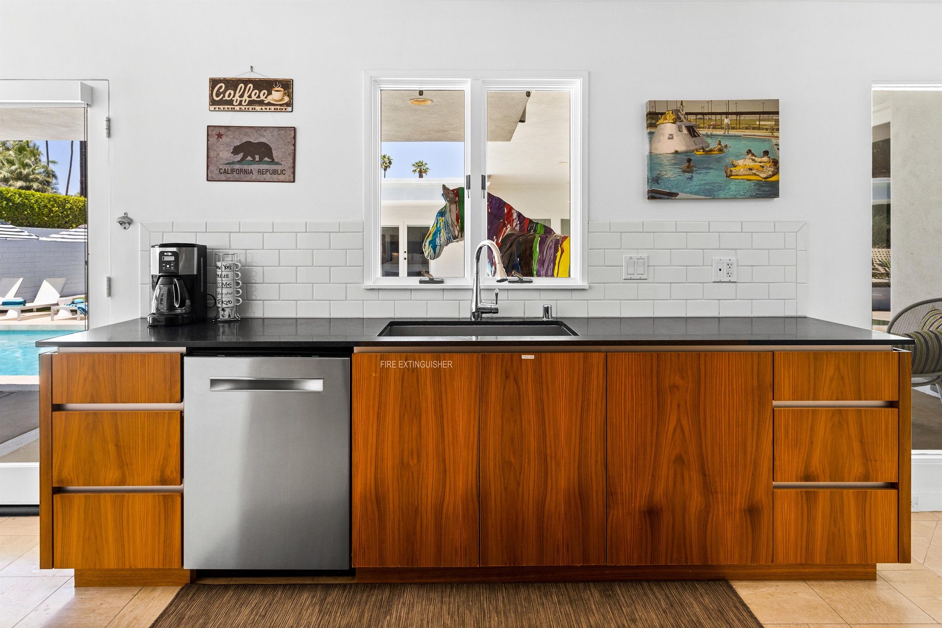 Fully equipped kitchen