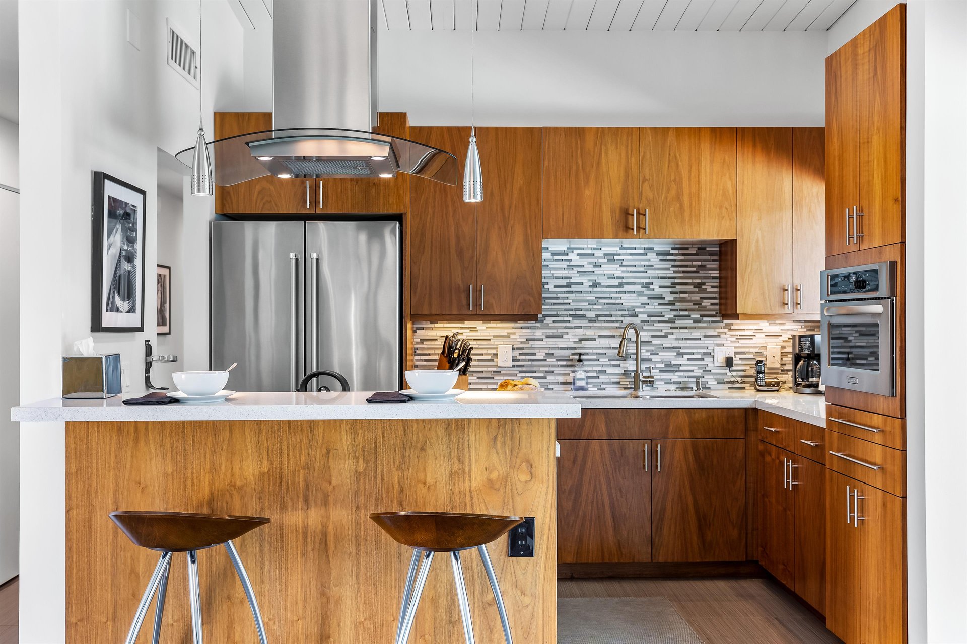 Intimate kitchen with breakfast bar