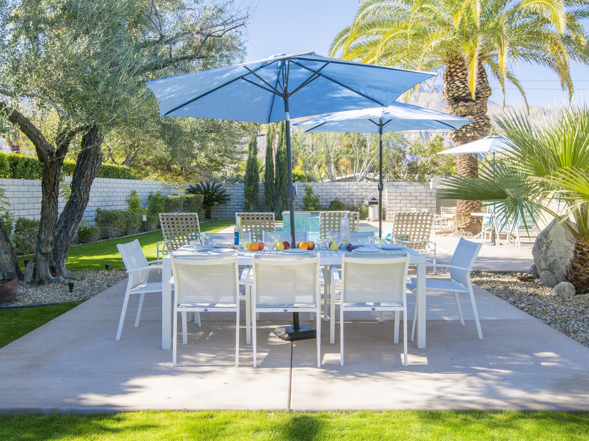 Enjoy an alfresco dinner