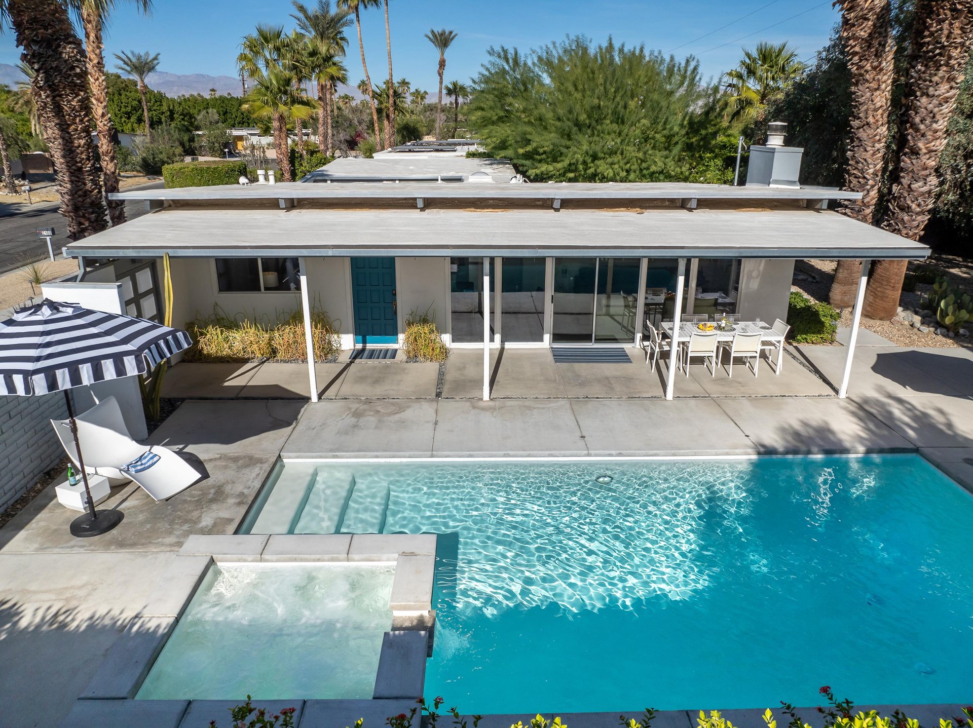 Midcentury modern design with open areas around the Pool