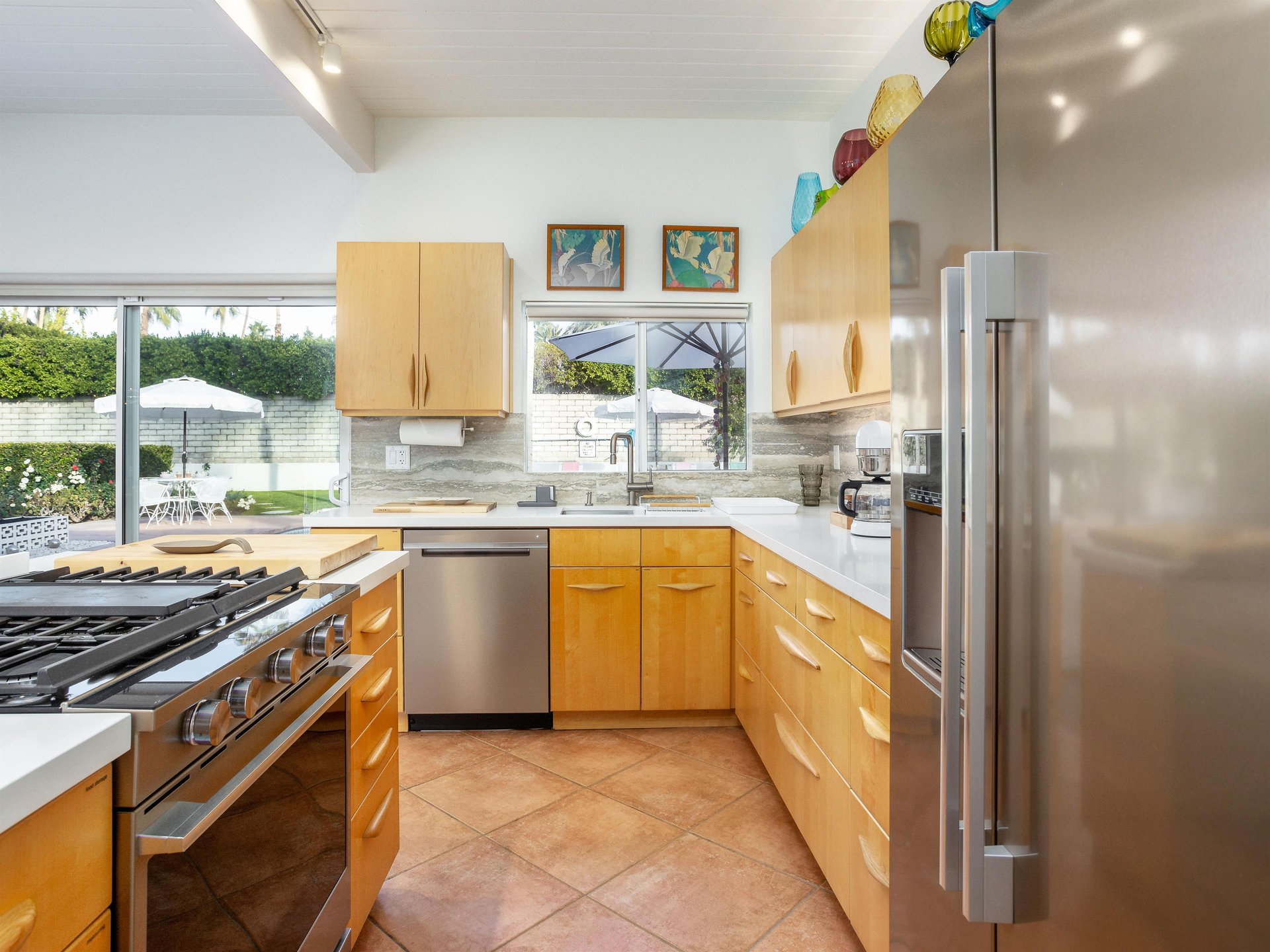 Kitchen perfect for meal group prep