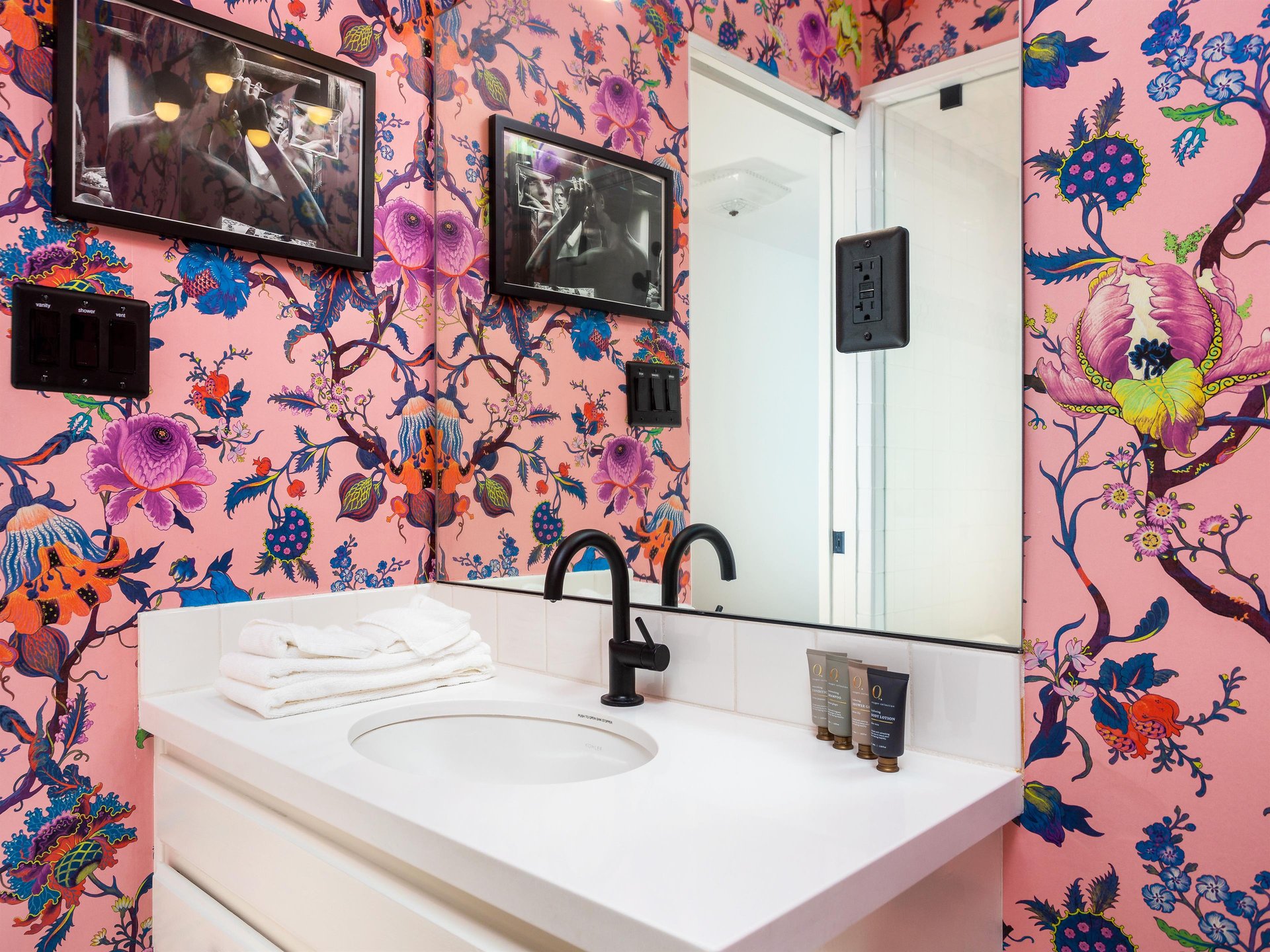 Plenty of bathroom storage