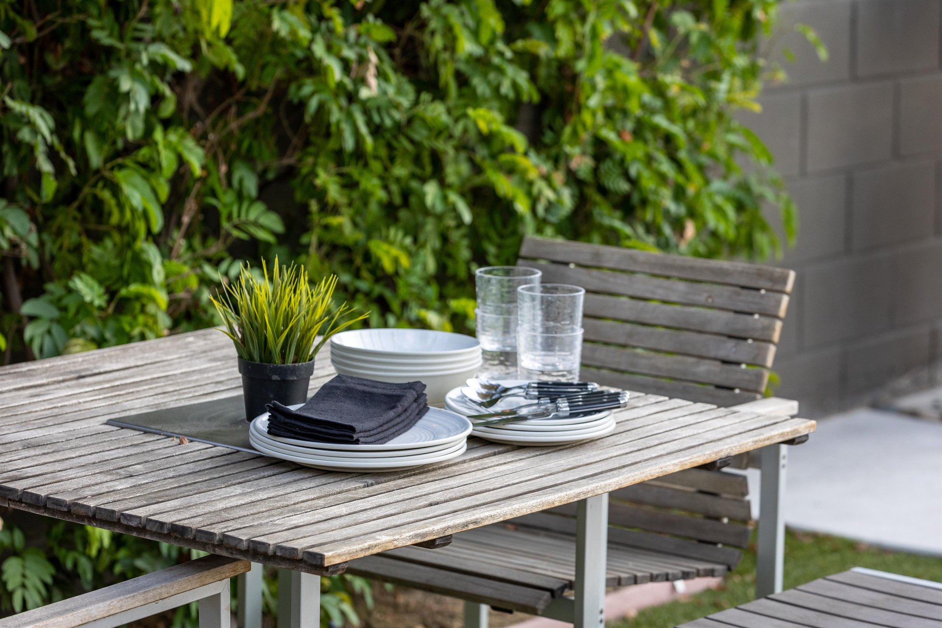 Al fresco table setting for four
