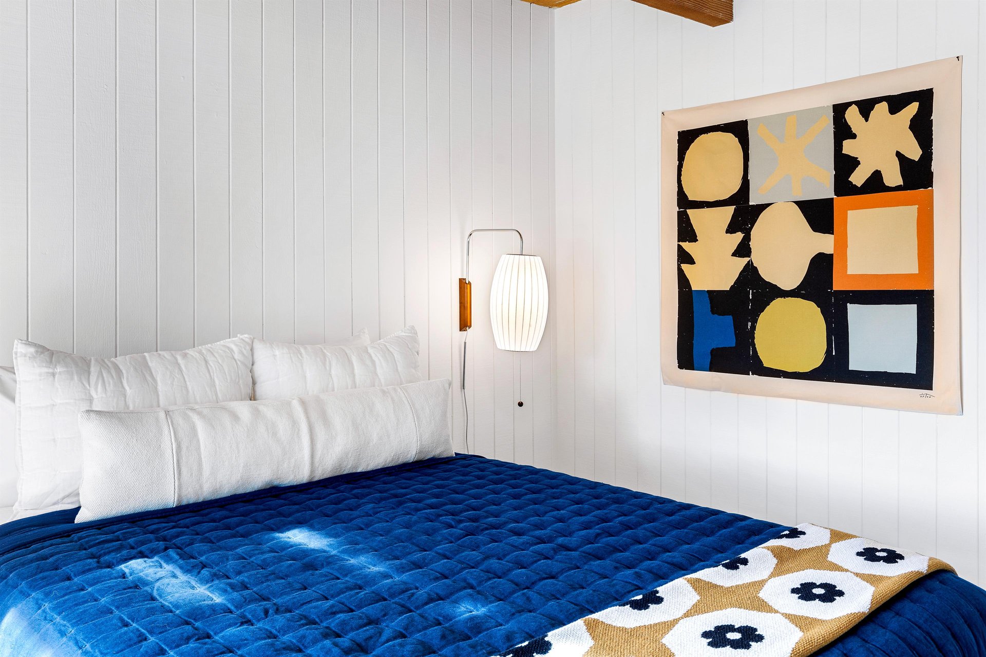 Relaxing guest bedroom