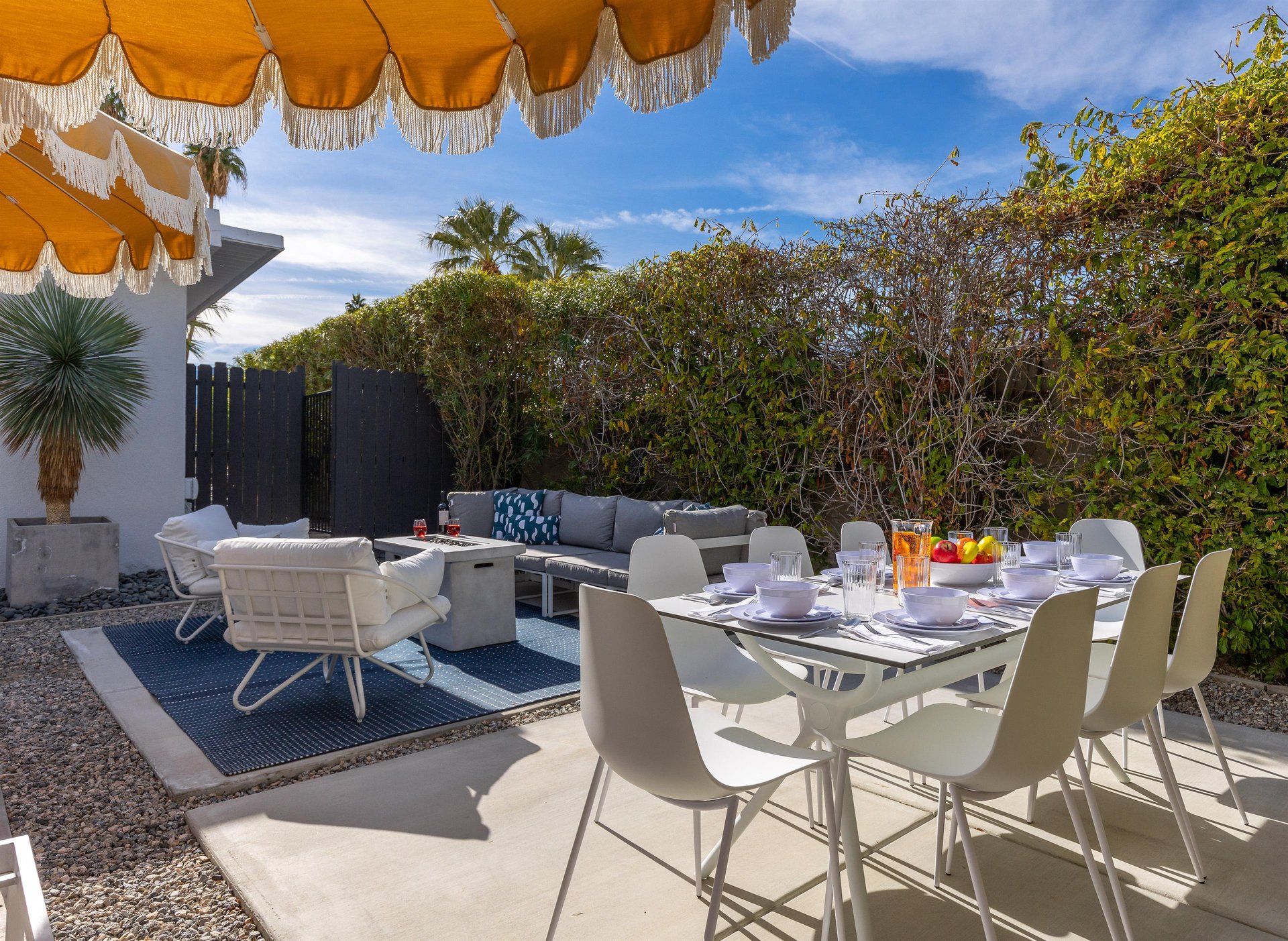 Tons of outdoor seating