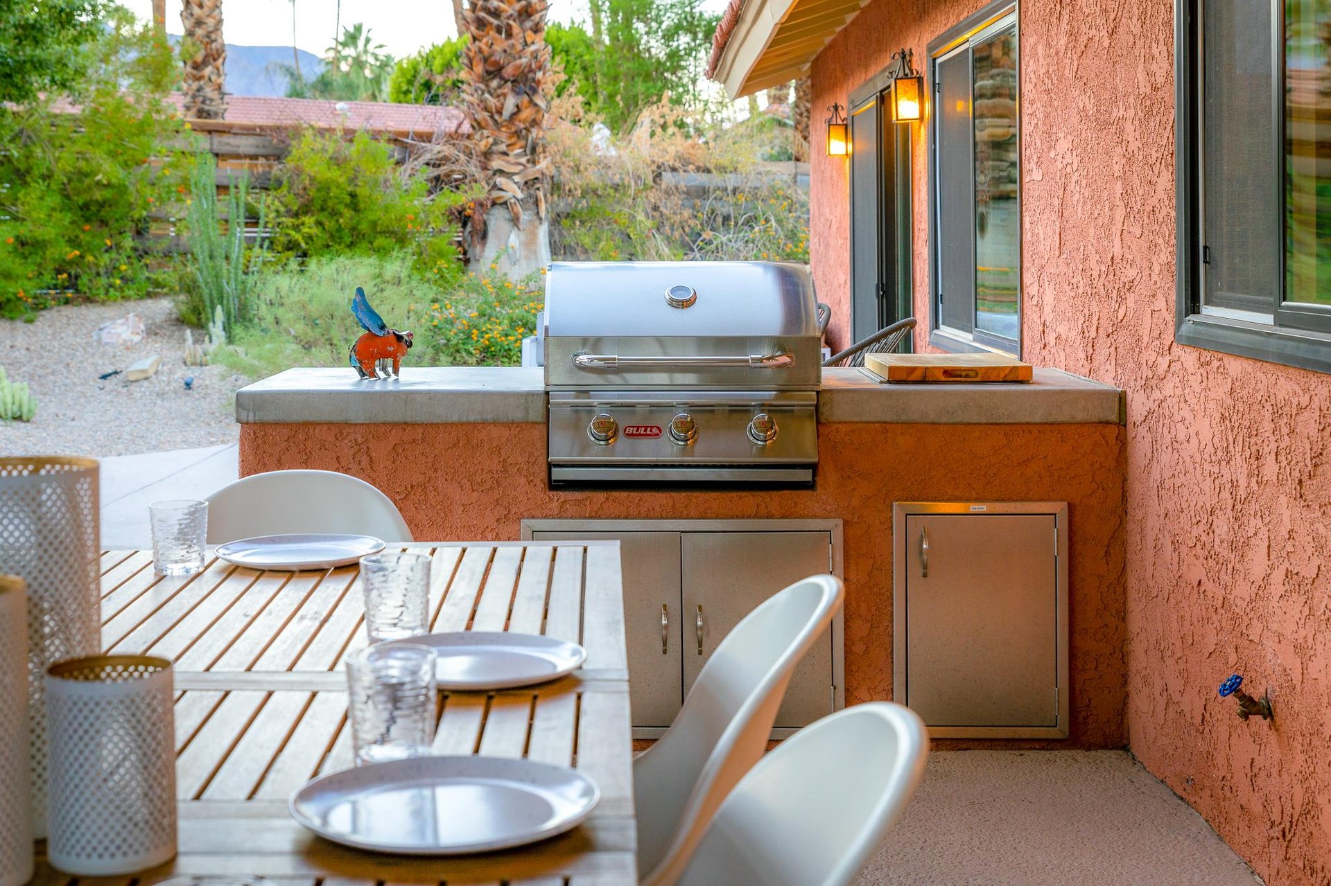 Builtin BBQ to grill to your hearts desire