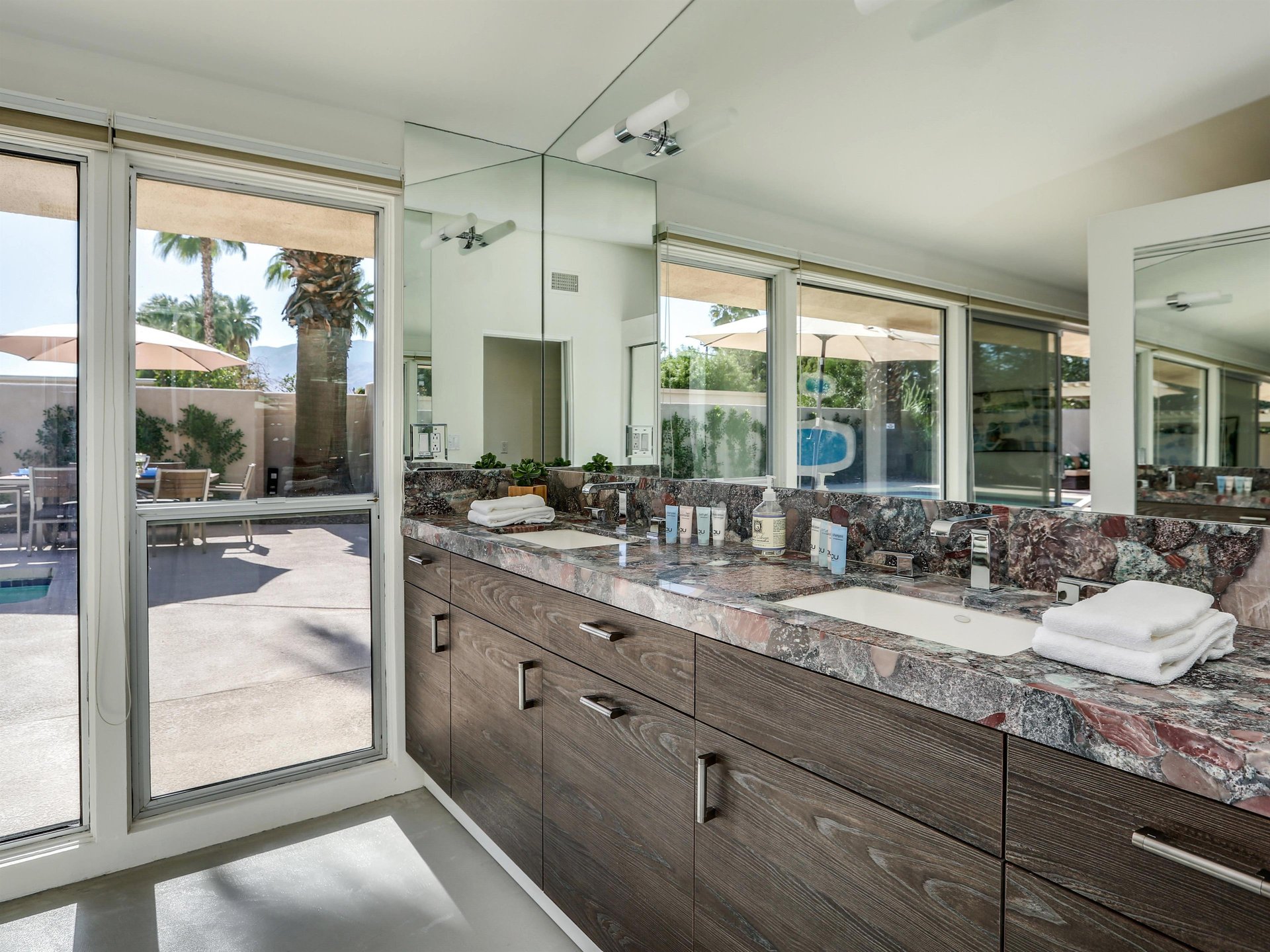 Pamper yourself in the luxurious bathroom