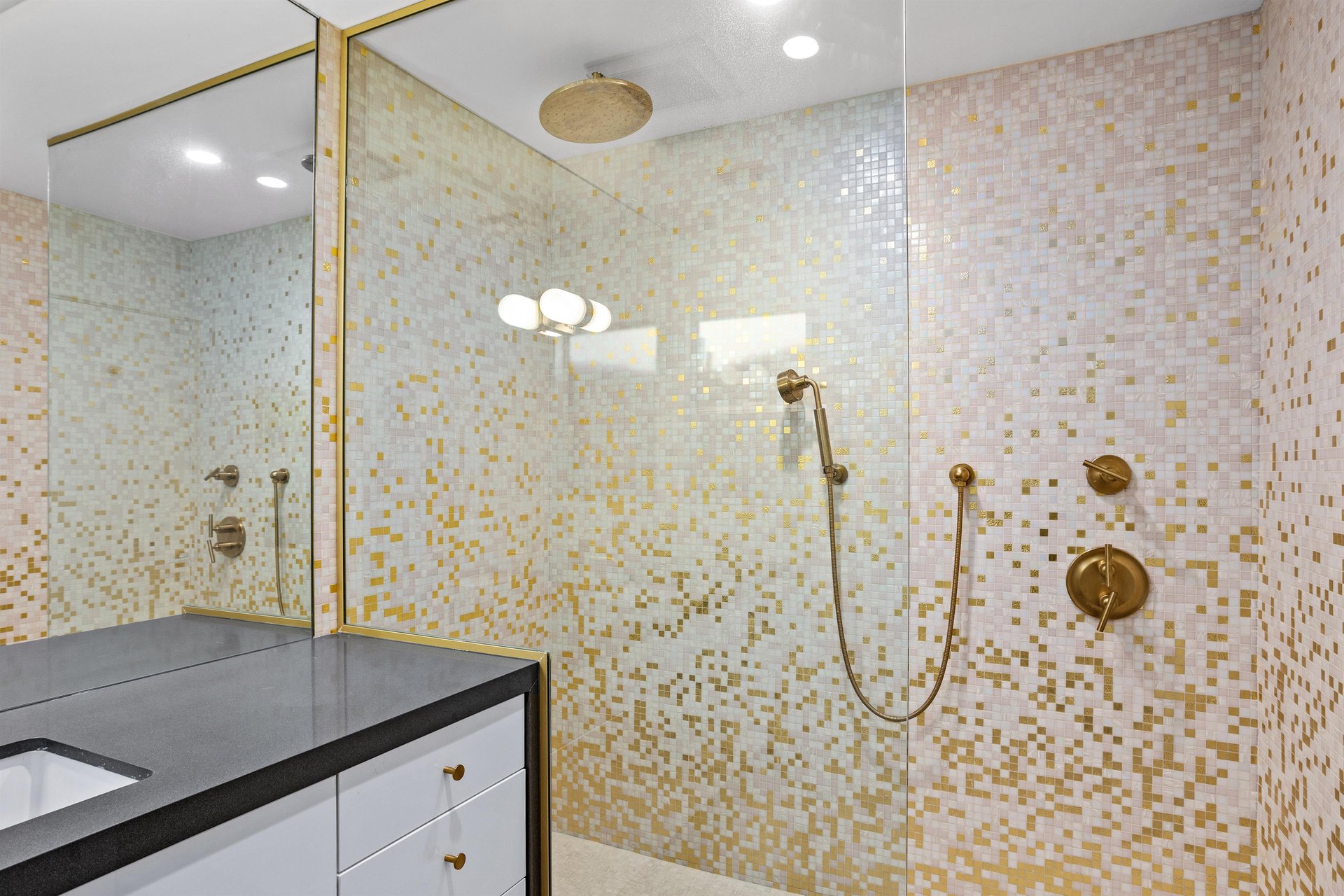 Guest waterfall shower