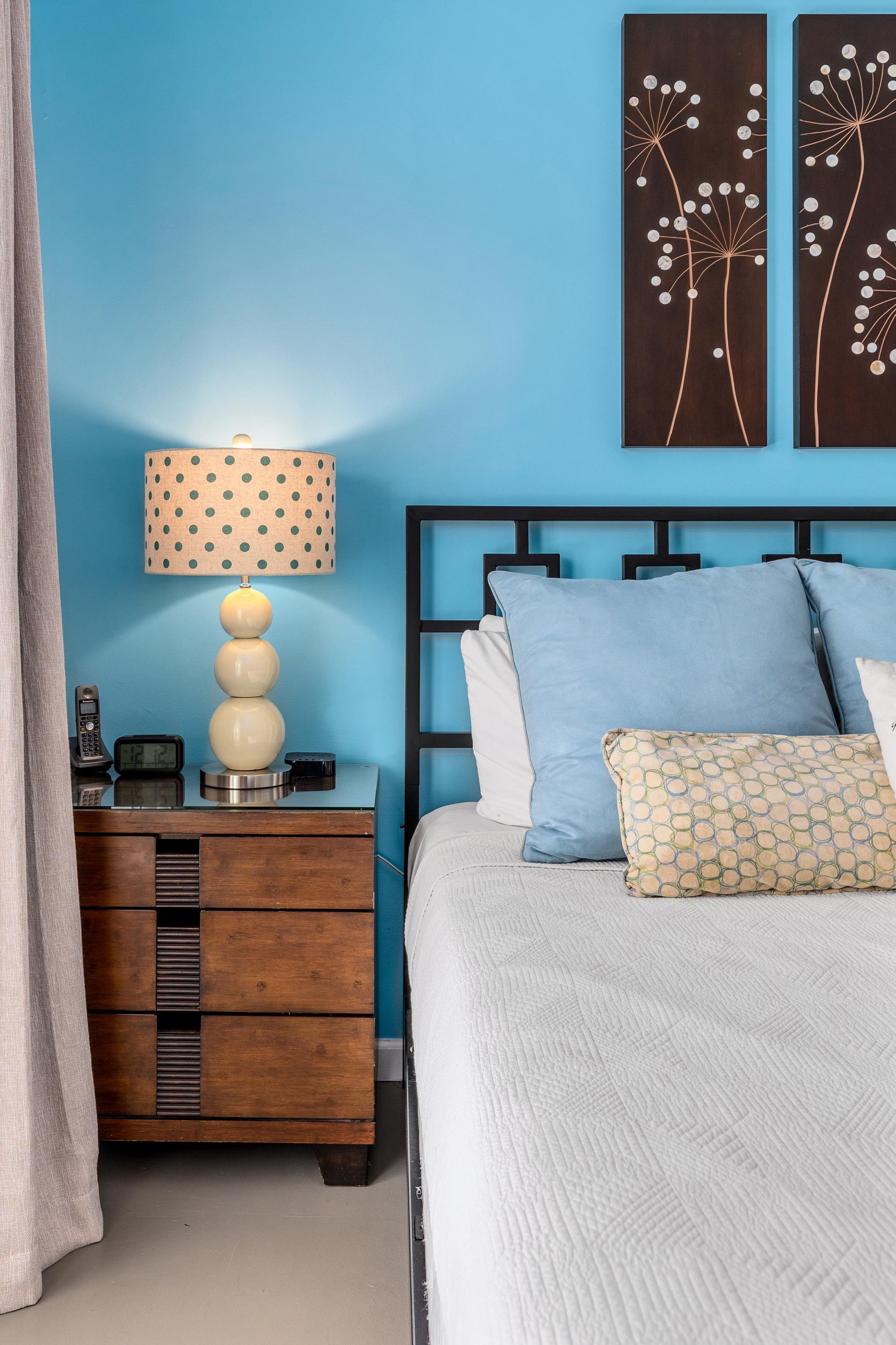 A pretty blue bedroom