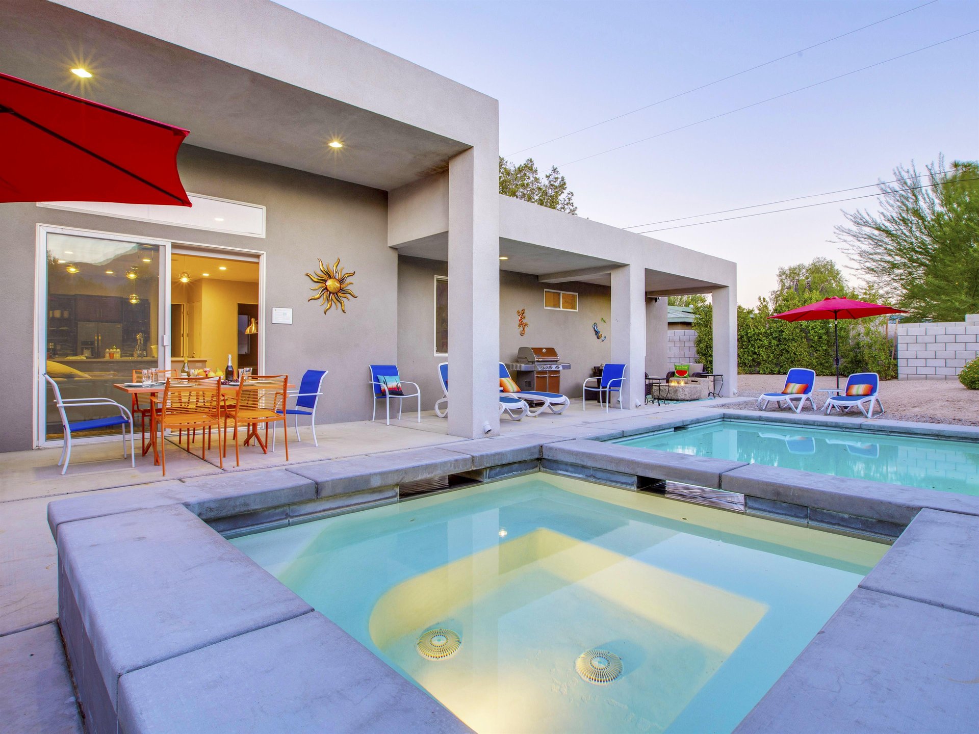 Fabulous resortstyle pool yard