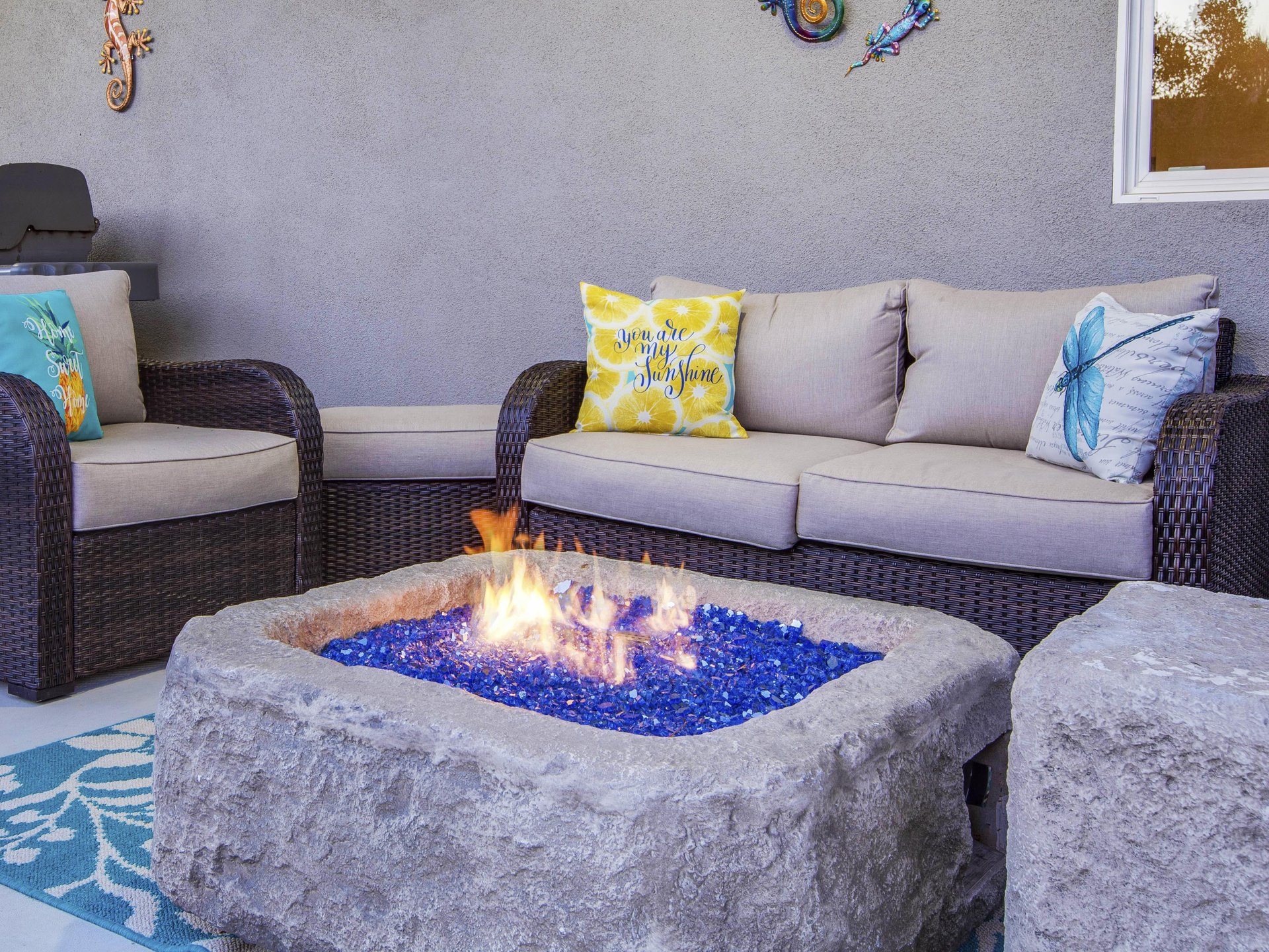 Fabulous fire pit lounge