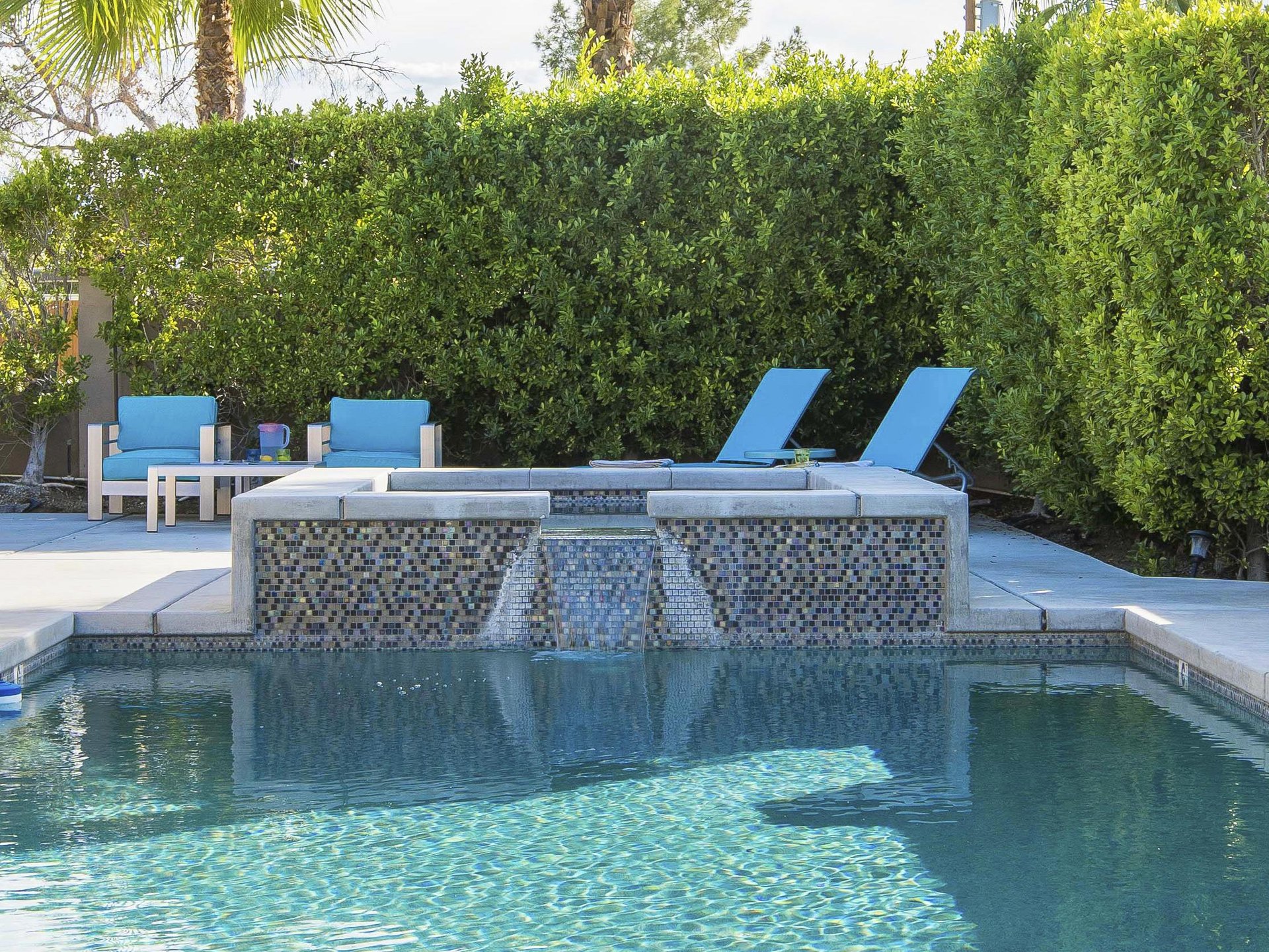 The large pool with integrated spa is fabulous