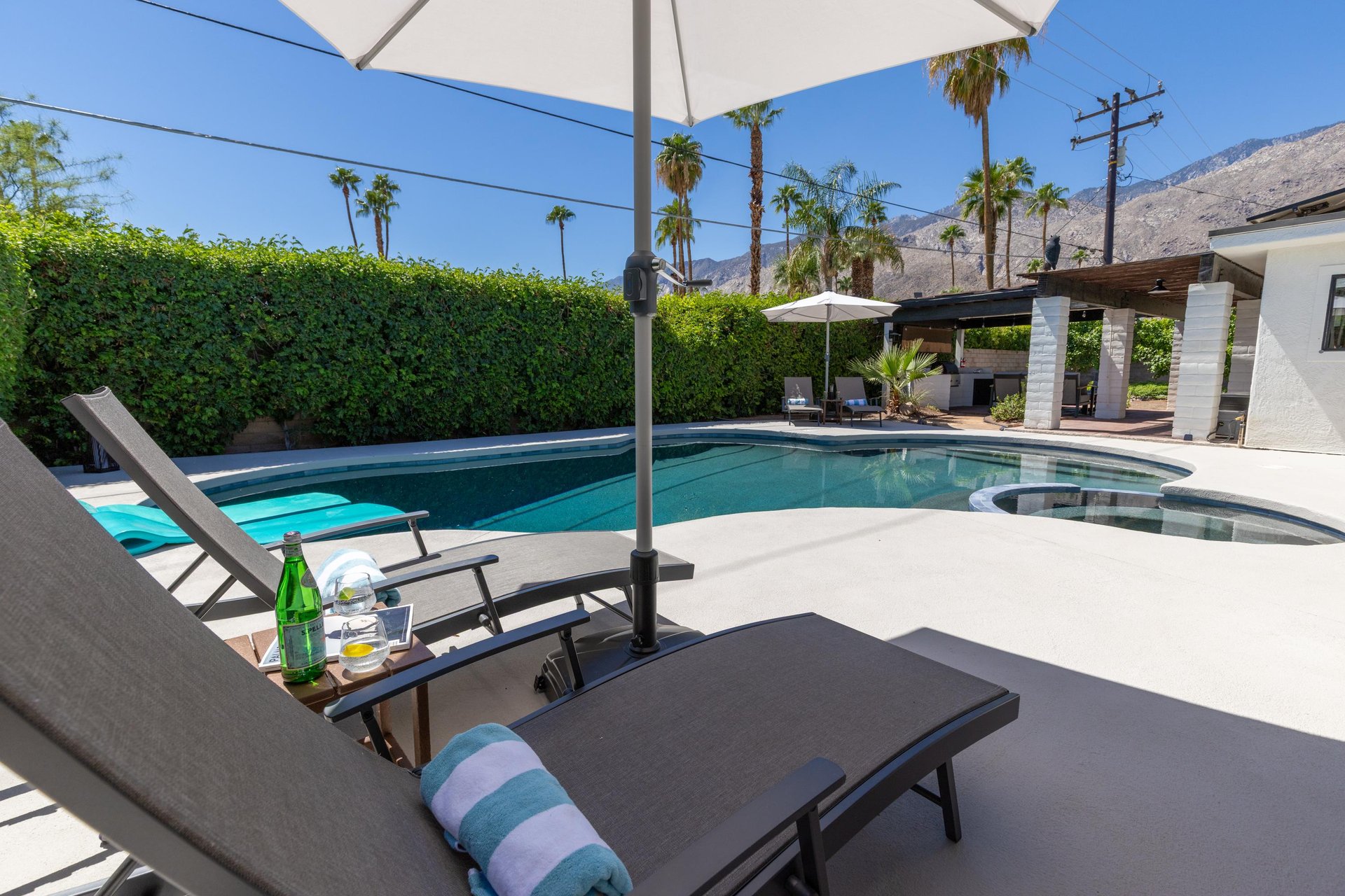 Time to take a rest in the laisse lounge chairs