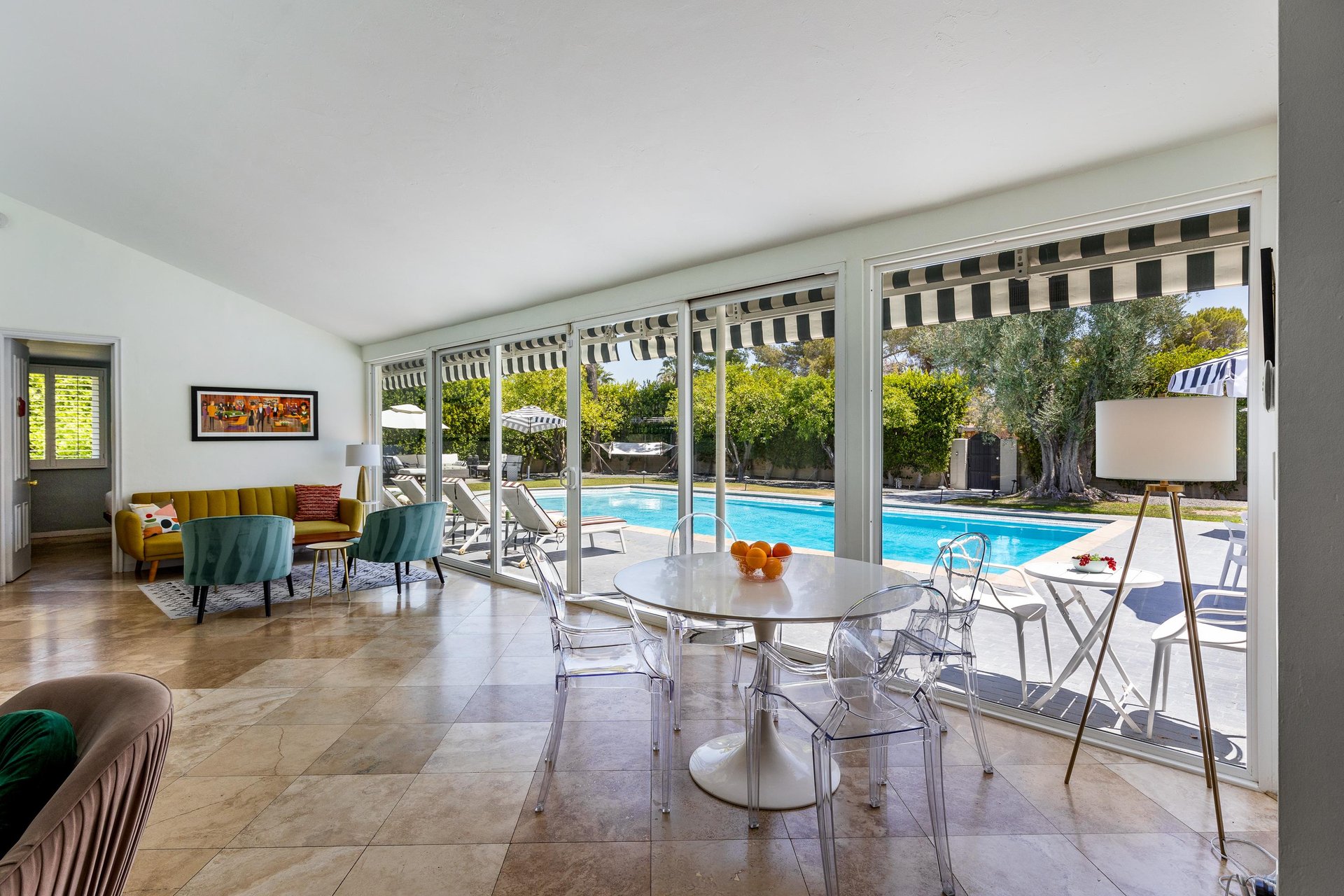 Indoor dining for four