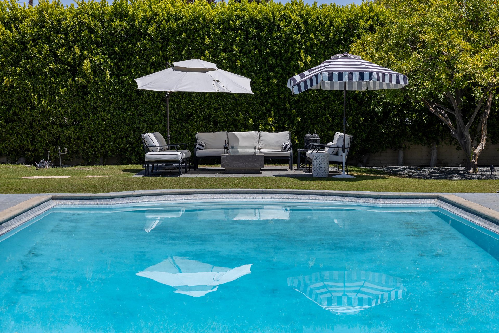 Sunny days by the pool