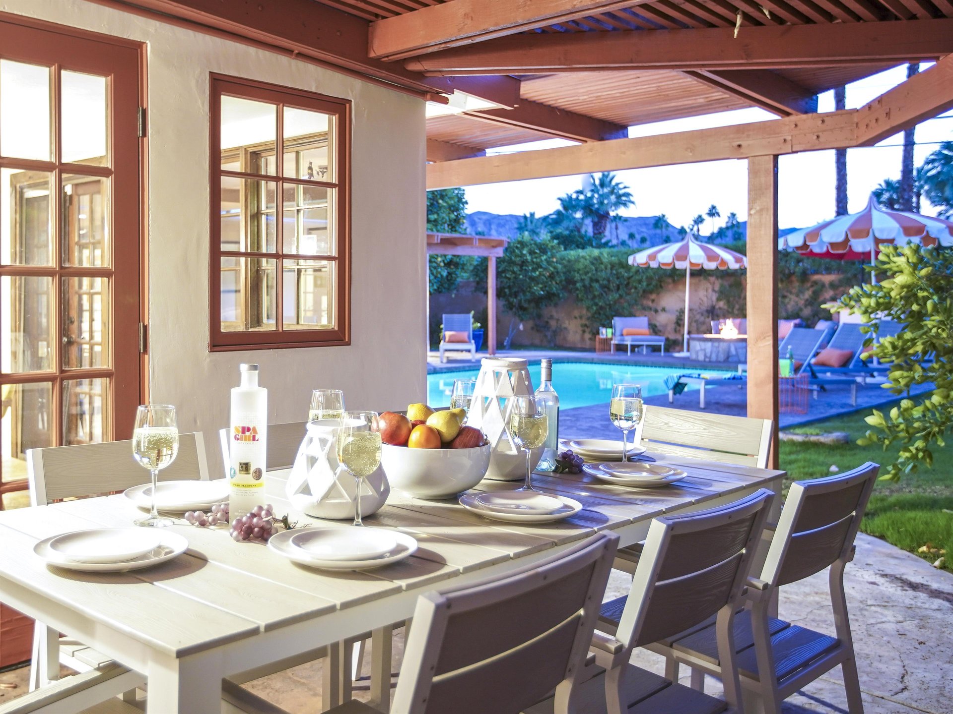Enjoy an alfresco dinner