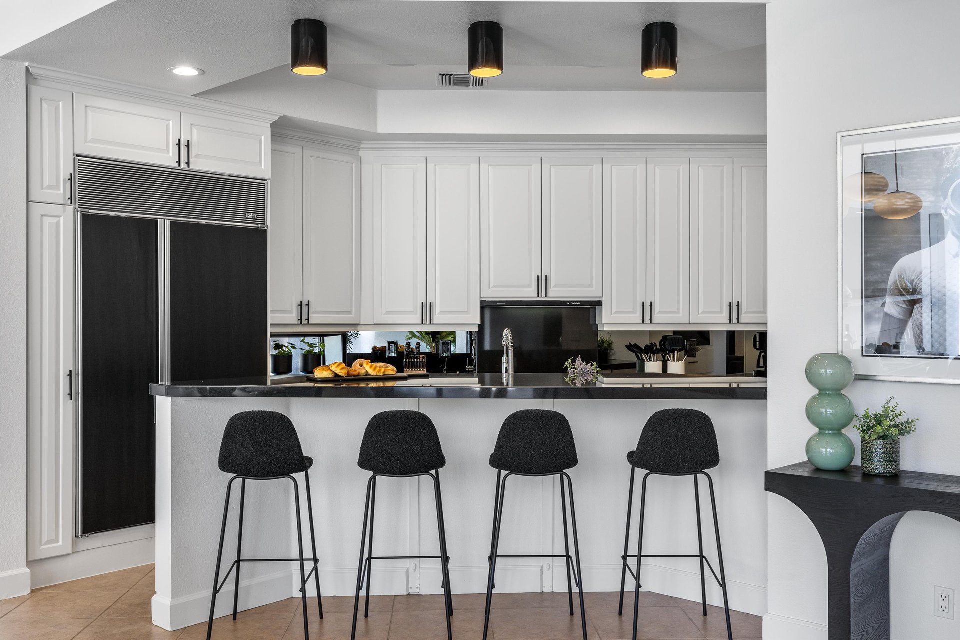 Breakfast bar with room for four