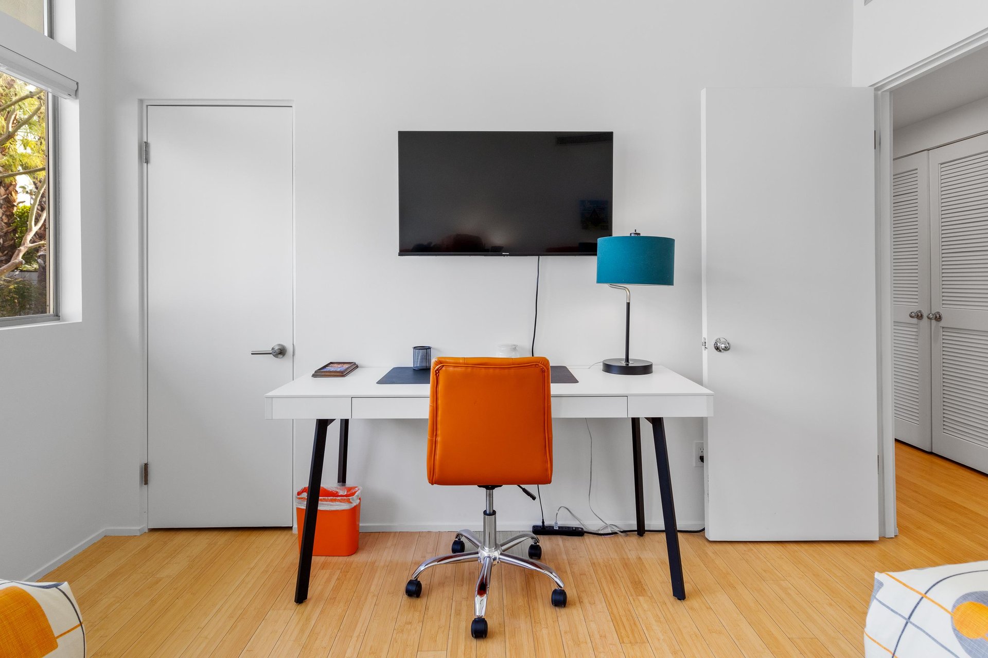 Another desk for study time or that office call