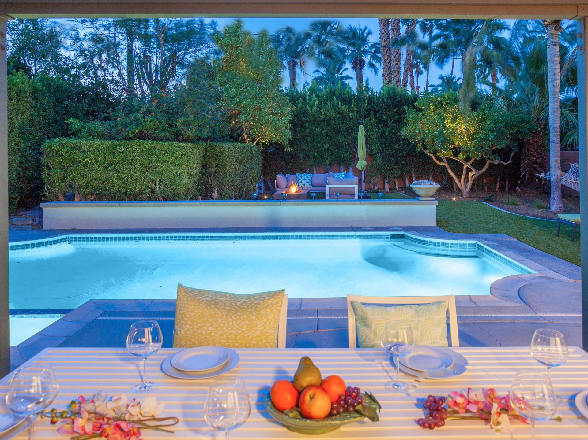 Poolside alfresco dining