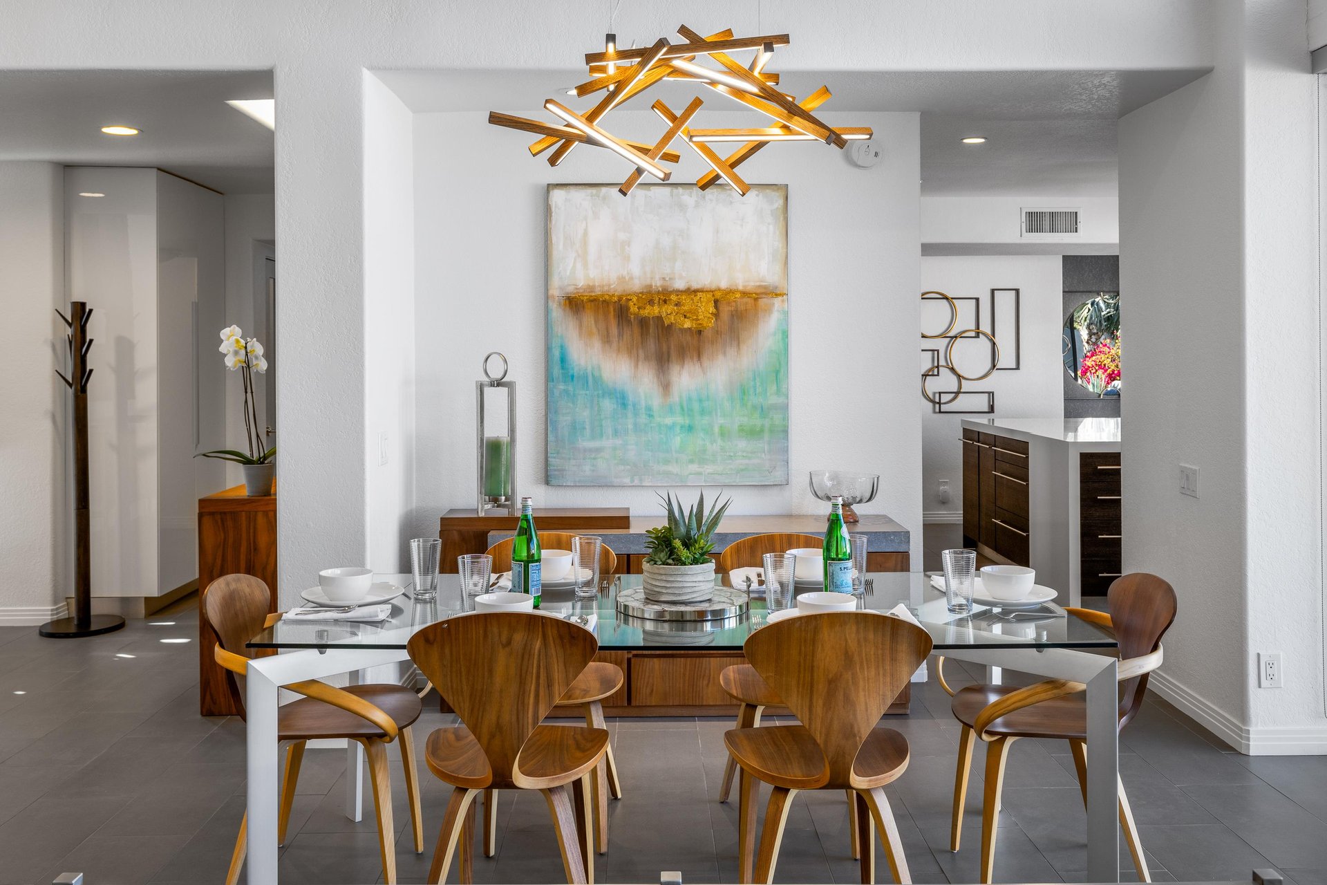 Gorgeous dining room for 8