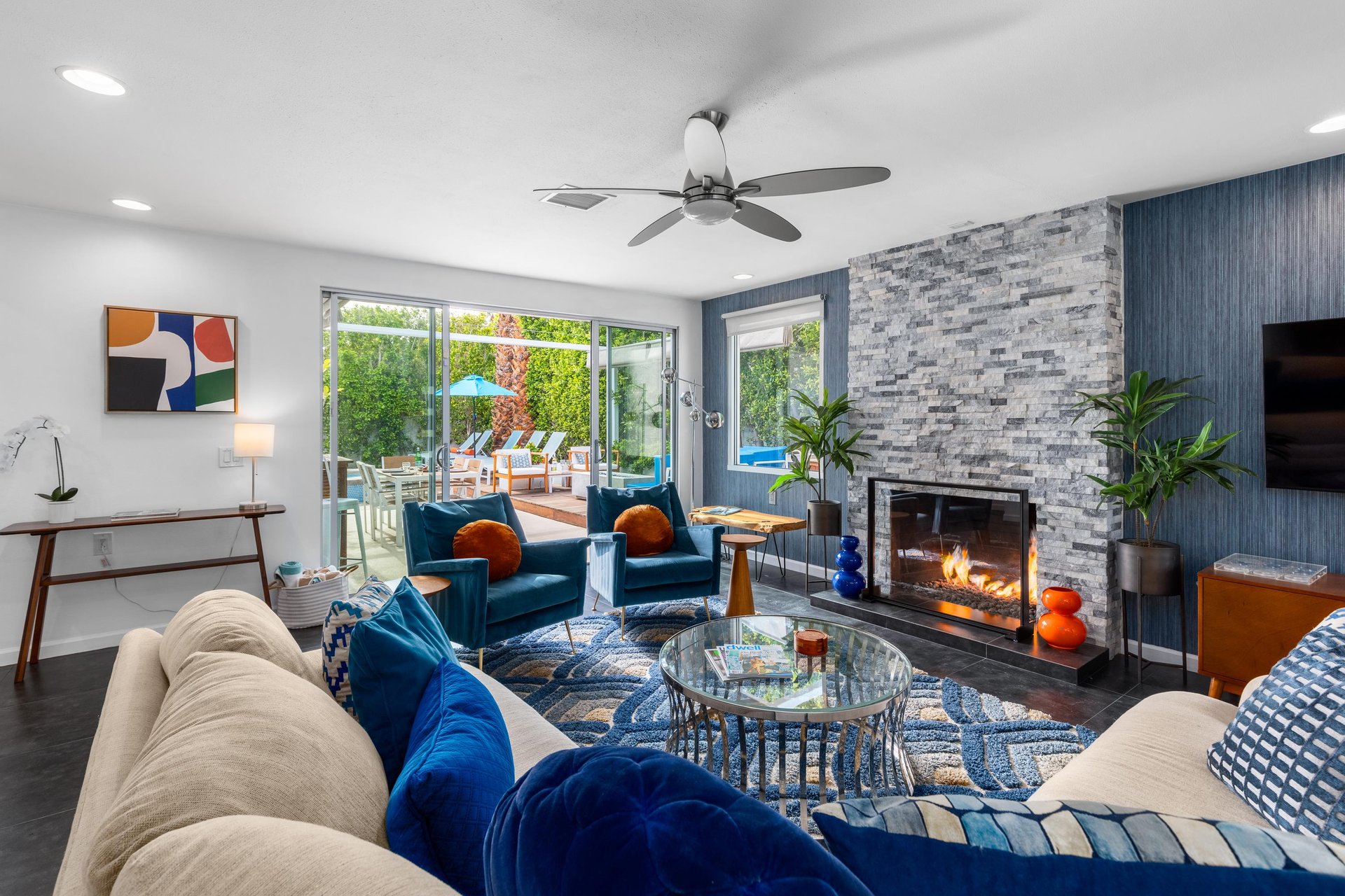 Gorgeous spacious interior with fireplace