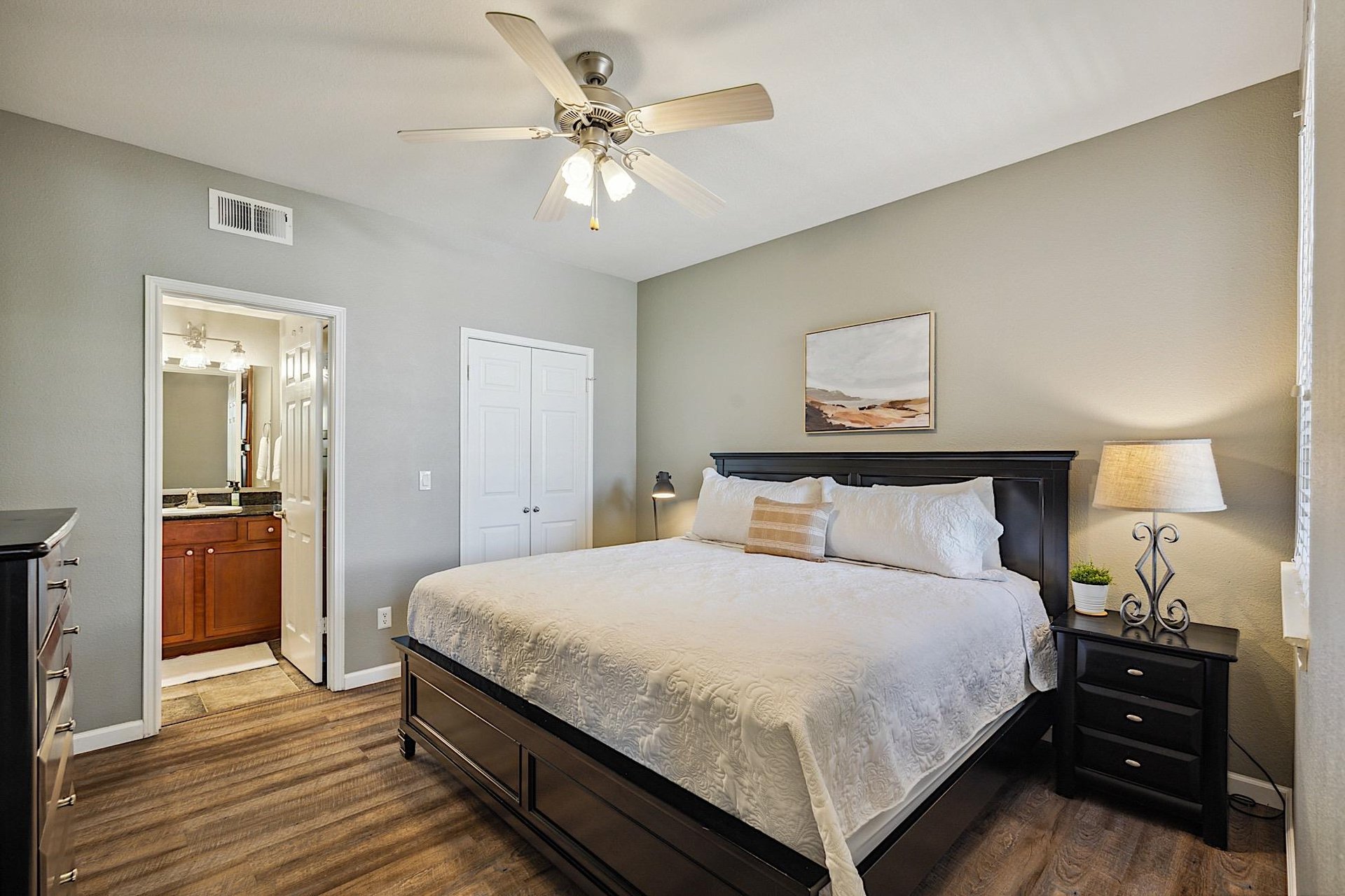 Master bedroom  King sized bed