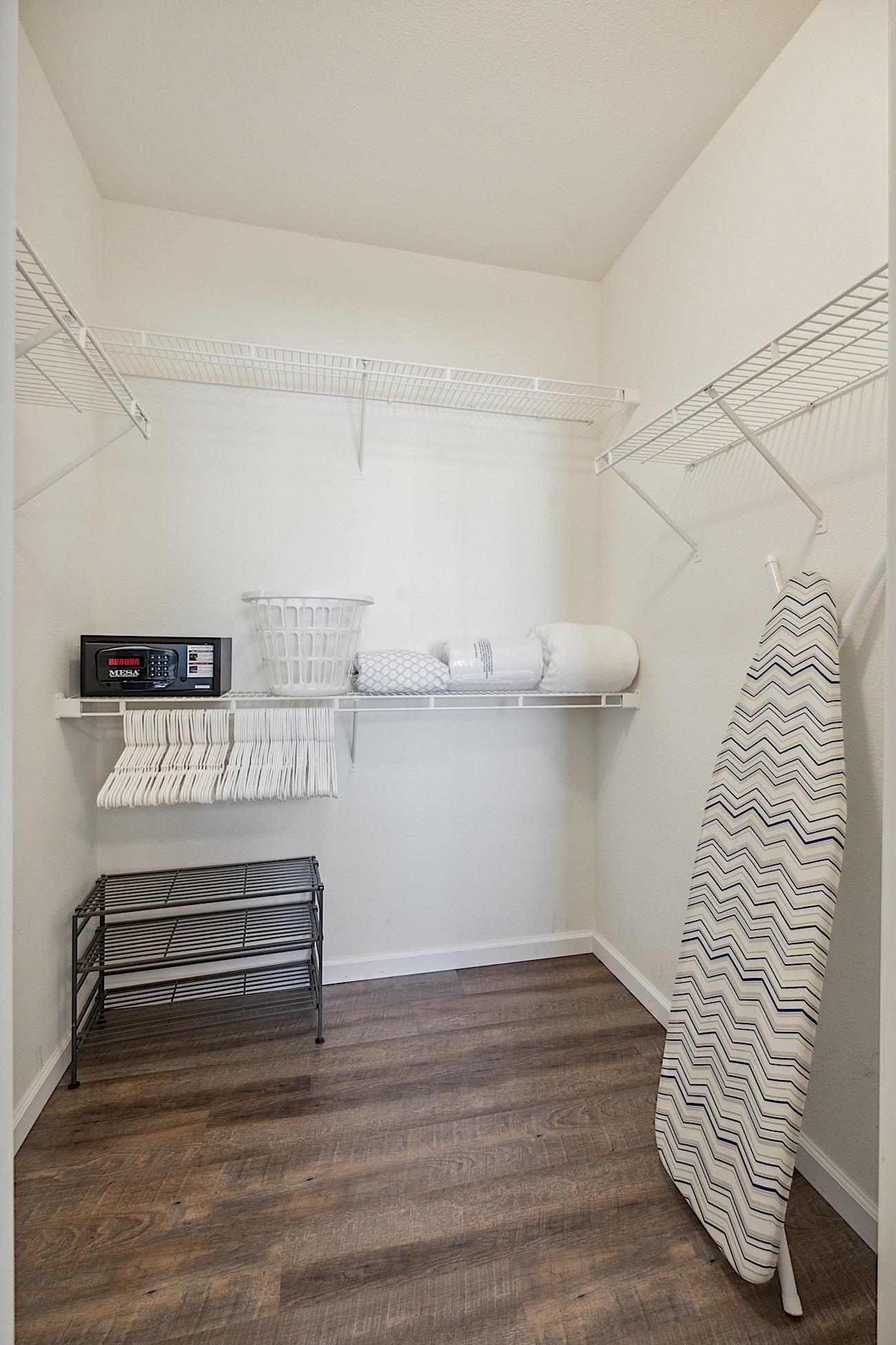 Second bedroom walkin closet