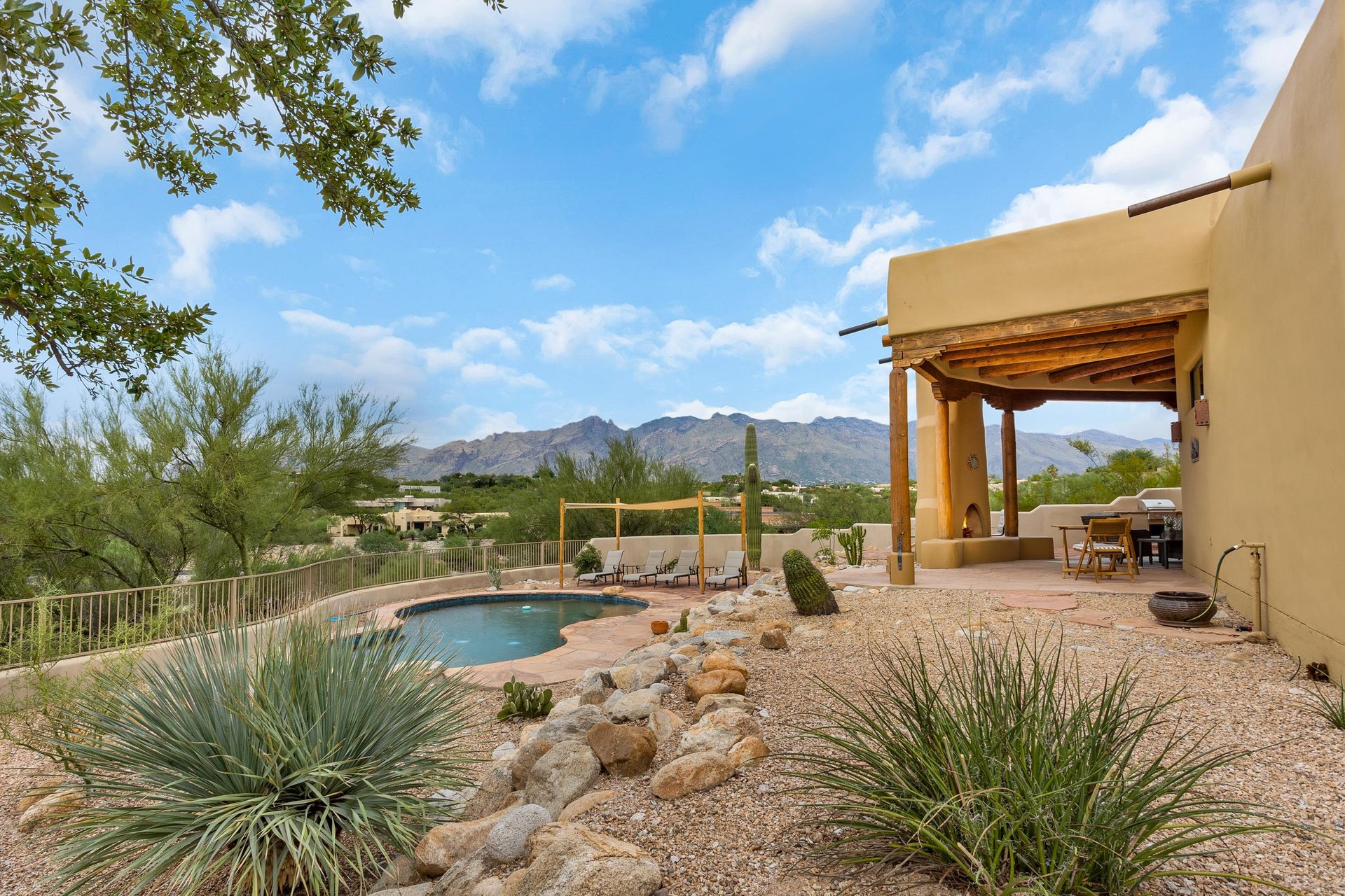 Beautiful backyard to enjoy the sunrises