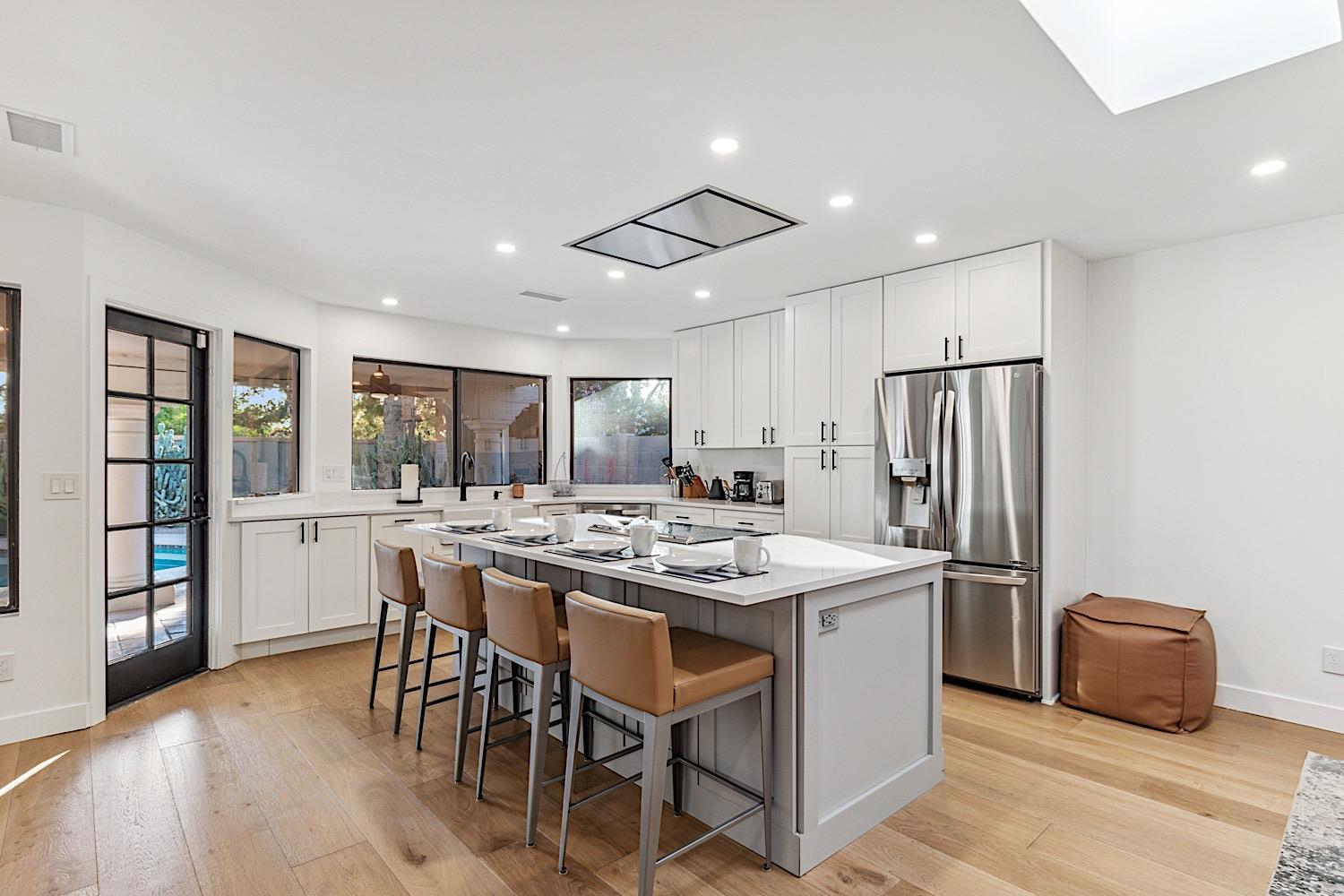 Large breakfast bar  kitchen island that can seat 4 people