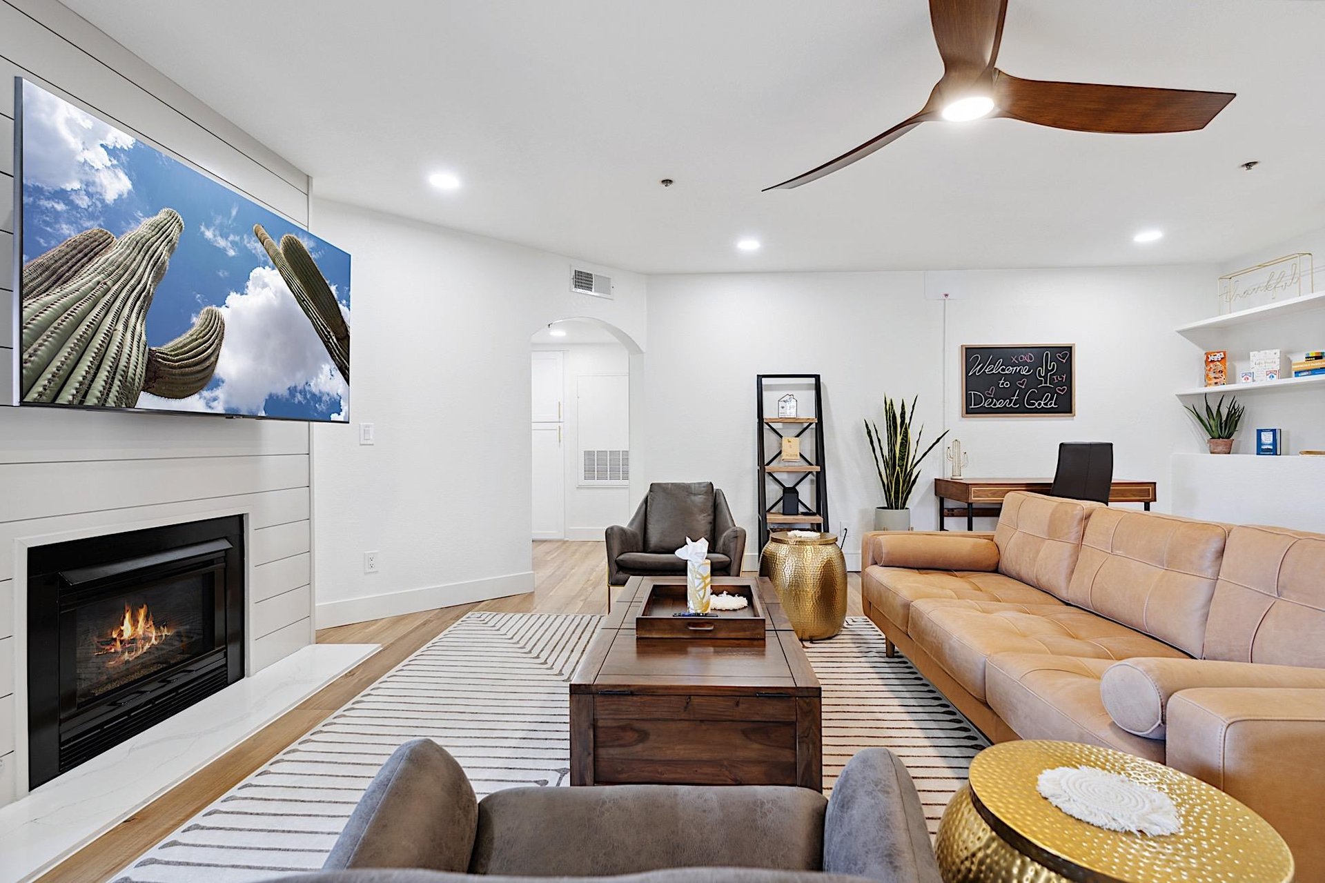 70 Smart TV w Streaming