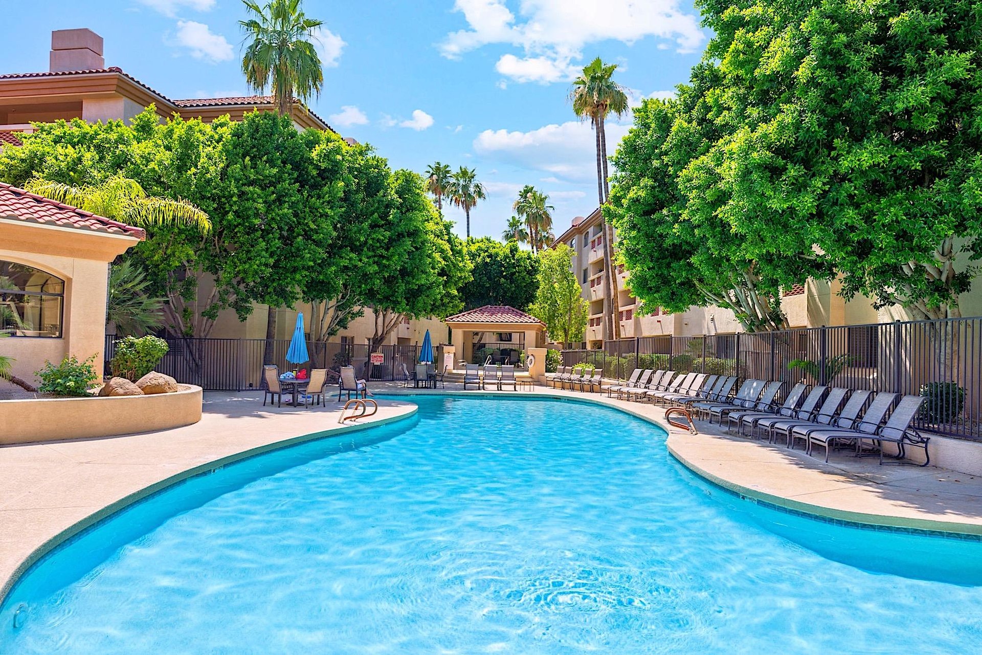 Heated community pool  spa, w sun loungers