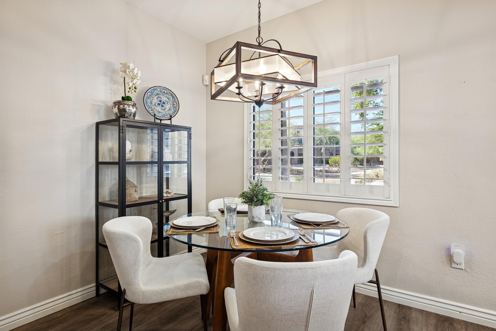 Enjoy breakfast in this cozy dining area.
