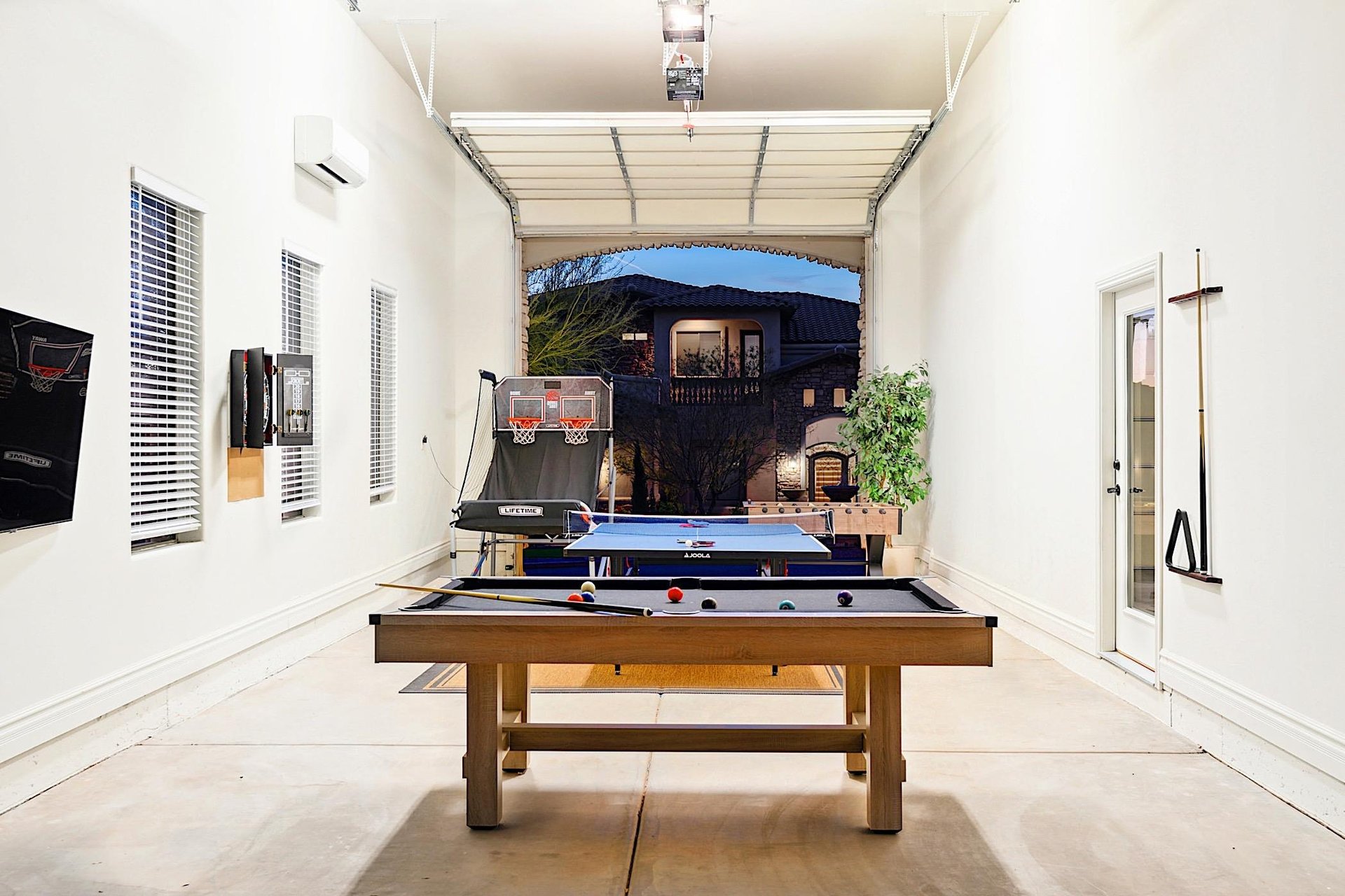 Game Room  Billiard table, Ping Pong Table, Basket Ball Game, Dart Board