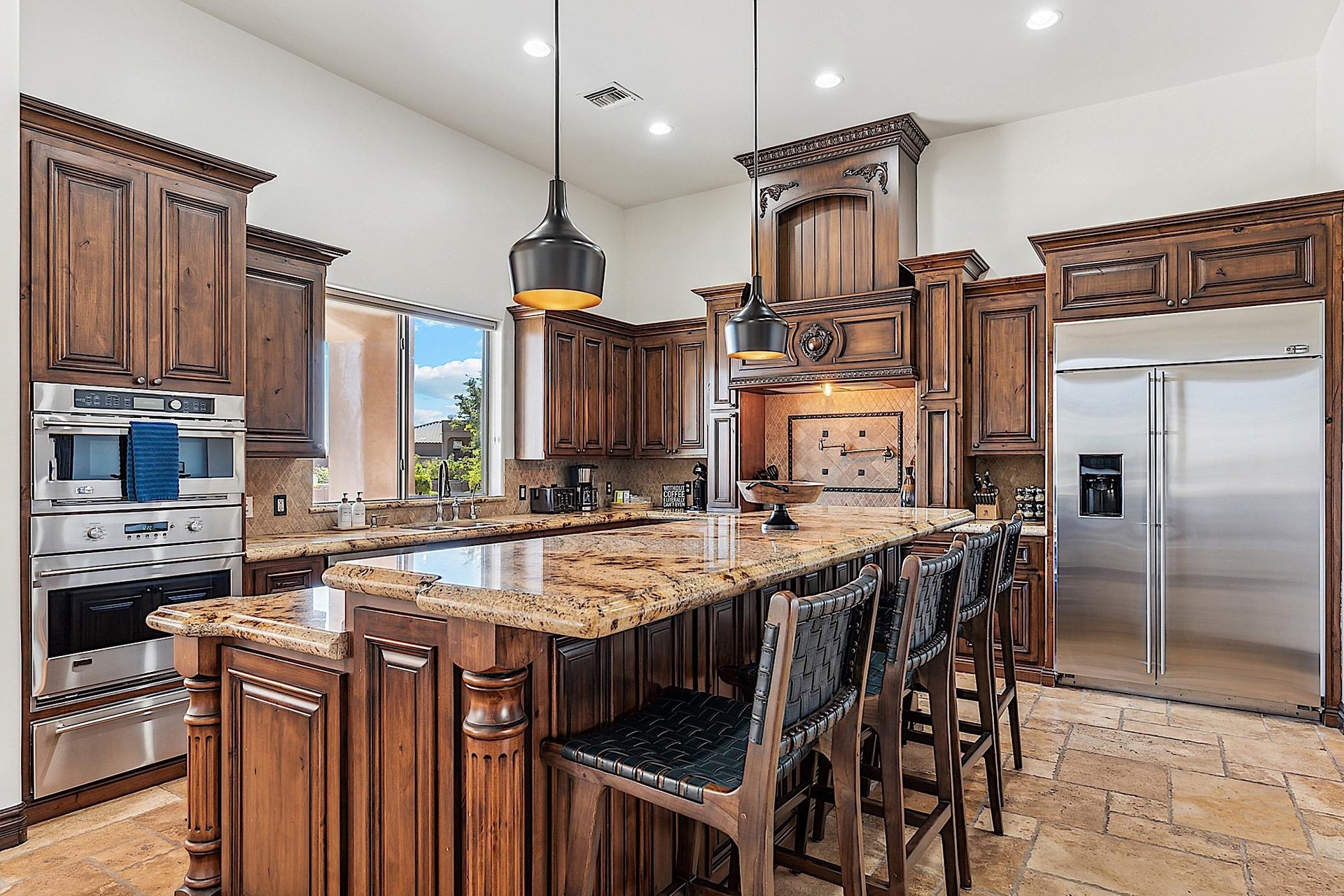Large kitchen island  breakfast bar for entertaining