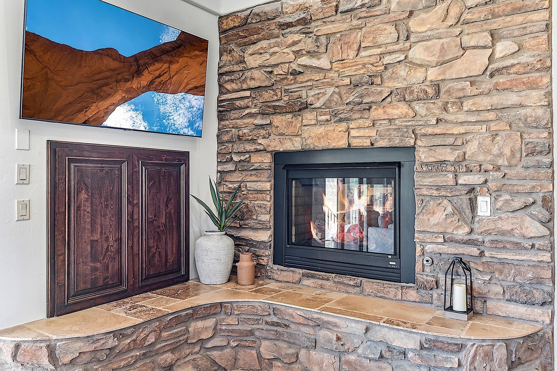 Master Suite   Fireplace