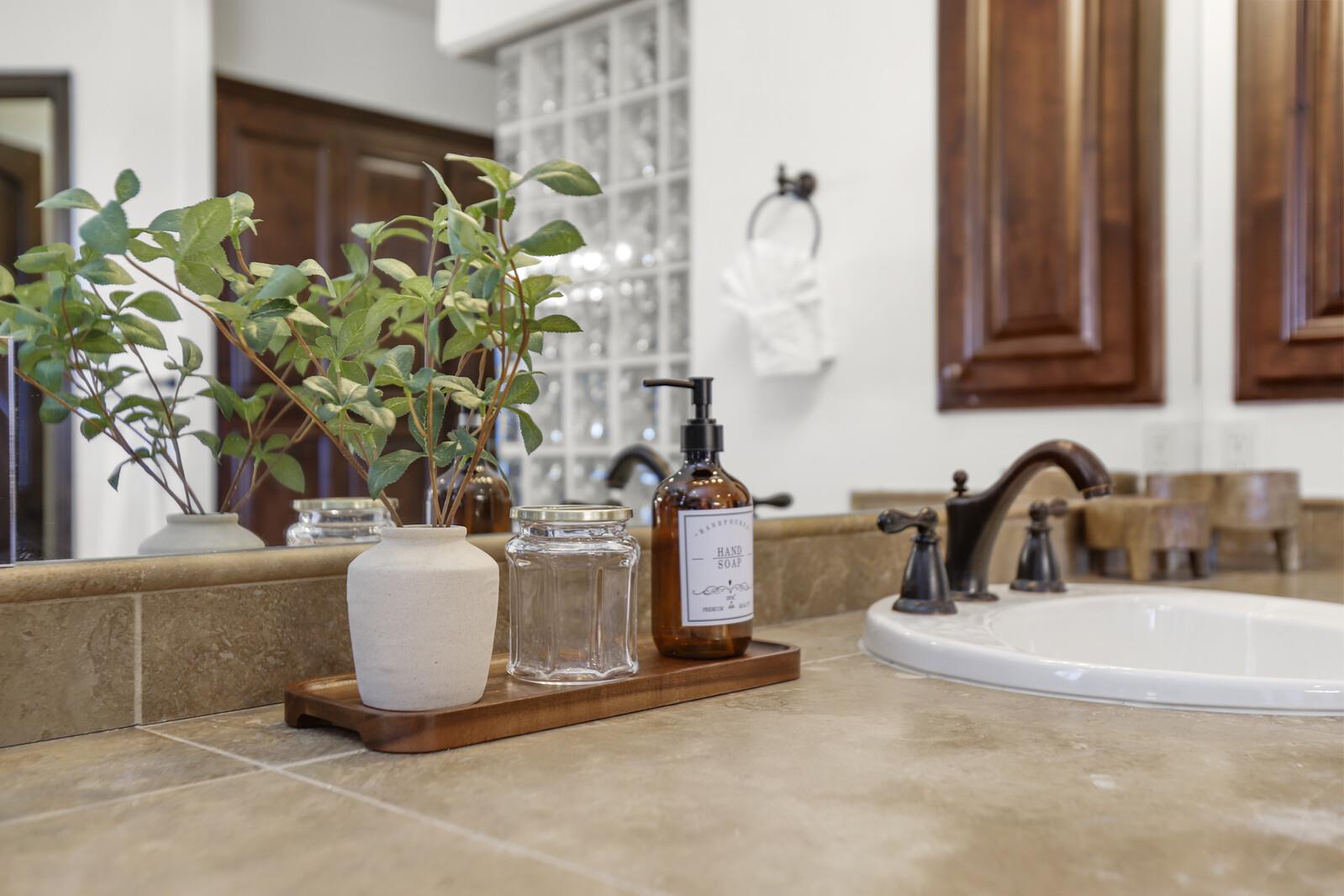 Soap, Shampoo, Conditioner, Body Lotion, Toilet Paper and Tissue Paper Provided.