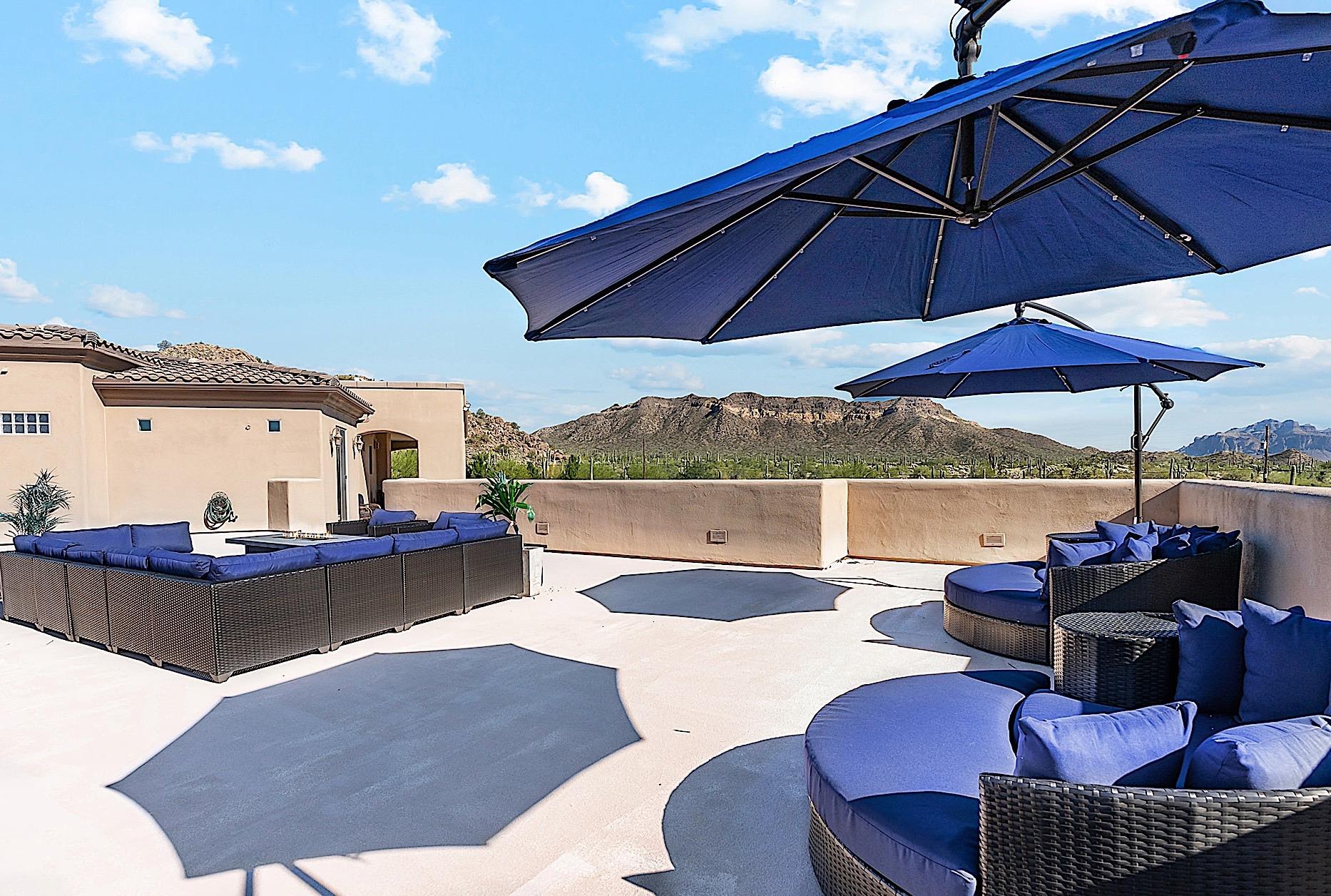 Rooftop Patio  2 Day beds w Sectional sofa