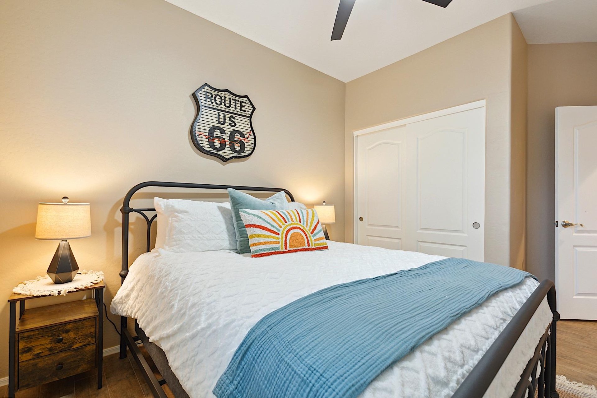 Third bedroom  Queensized bed w 40 Smart TV