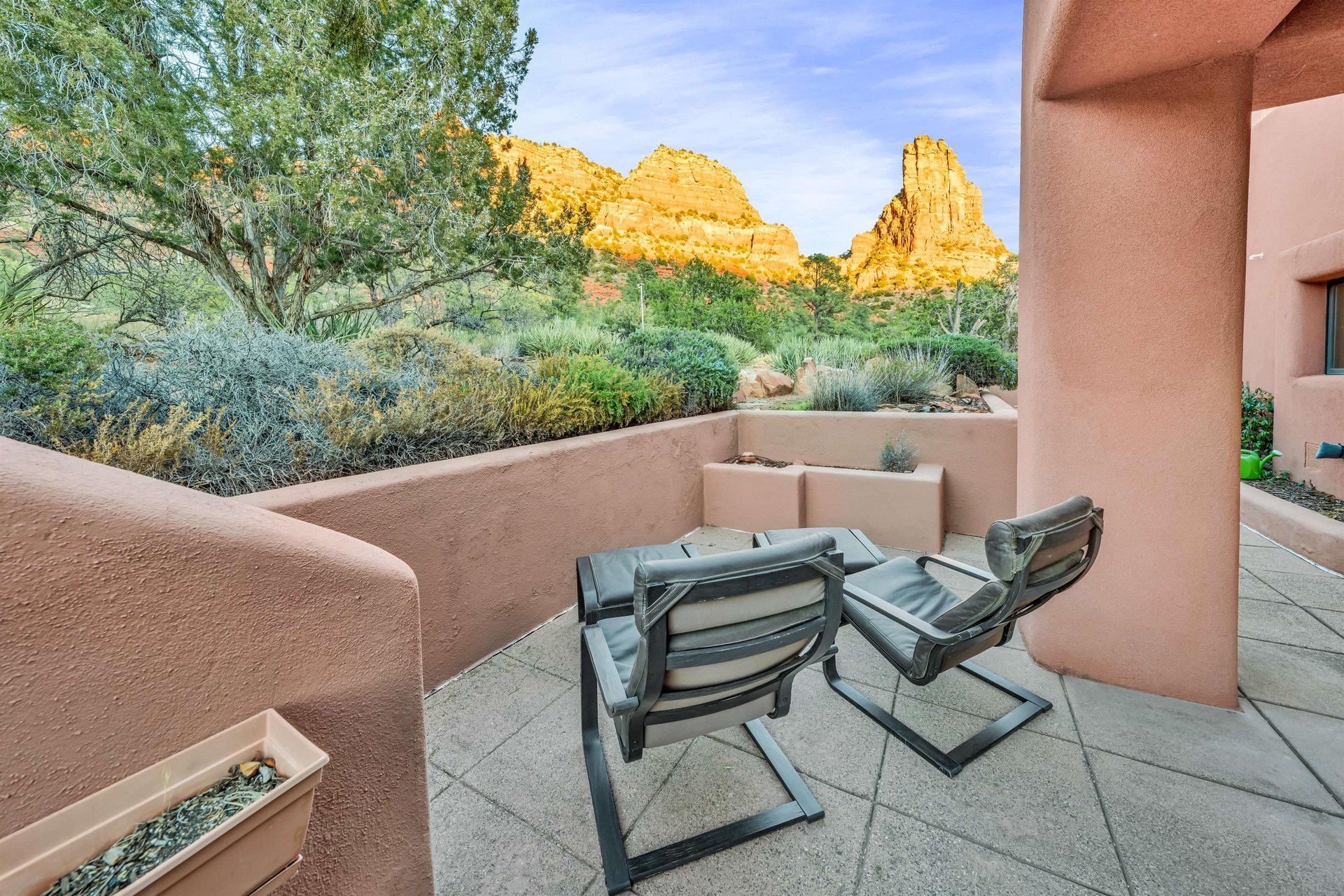 Relax Watching The Sunset Beaming Off Of The Red Rocks